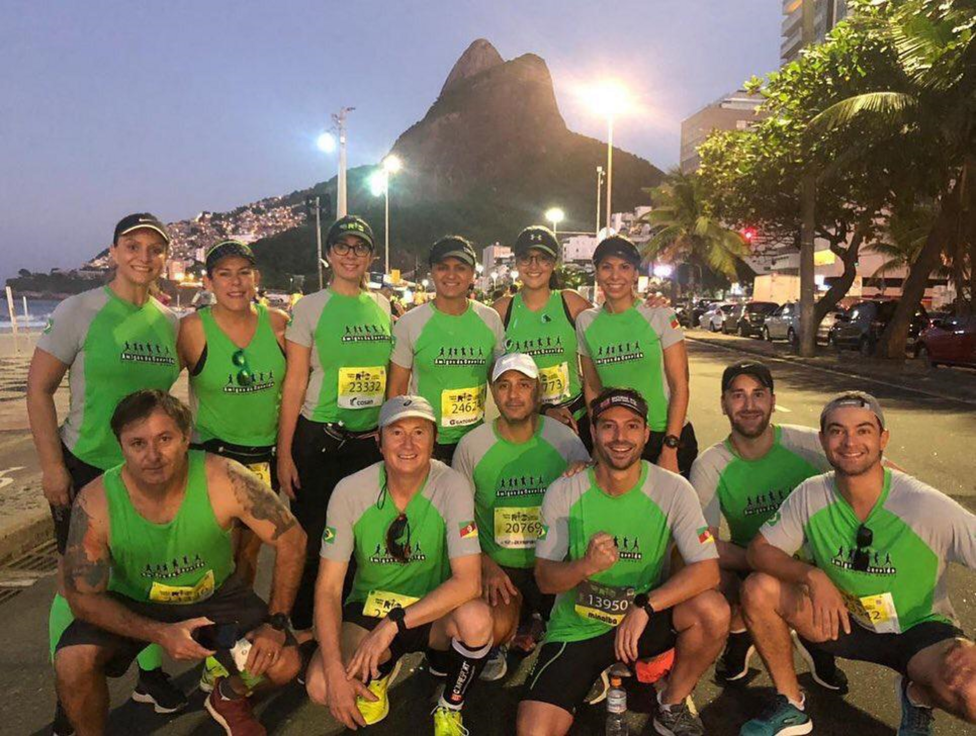 Atletas da equipe Amigos da Corrida que participaram dos 21 km