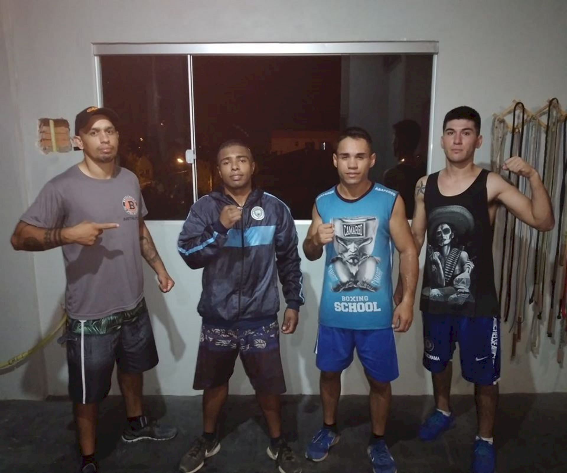 O técnico, Fabiano Camargo (esq.), e os pugilistas Gustavo Prates, Adriano Adunai e Ivan Inda