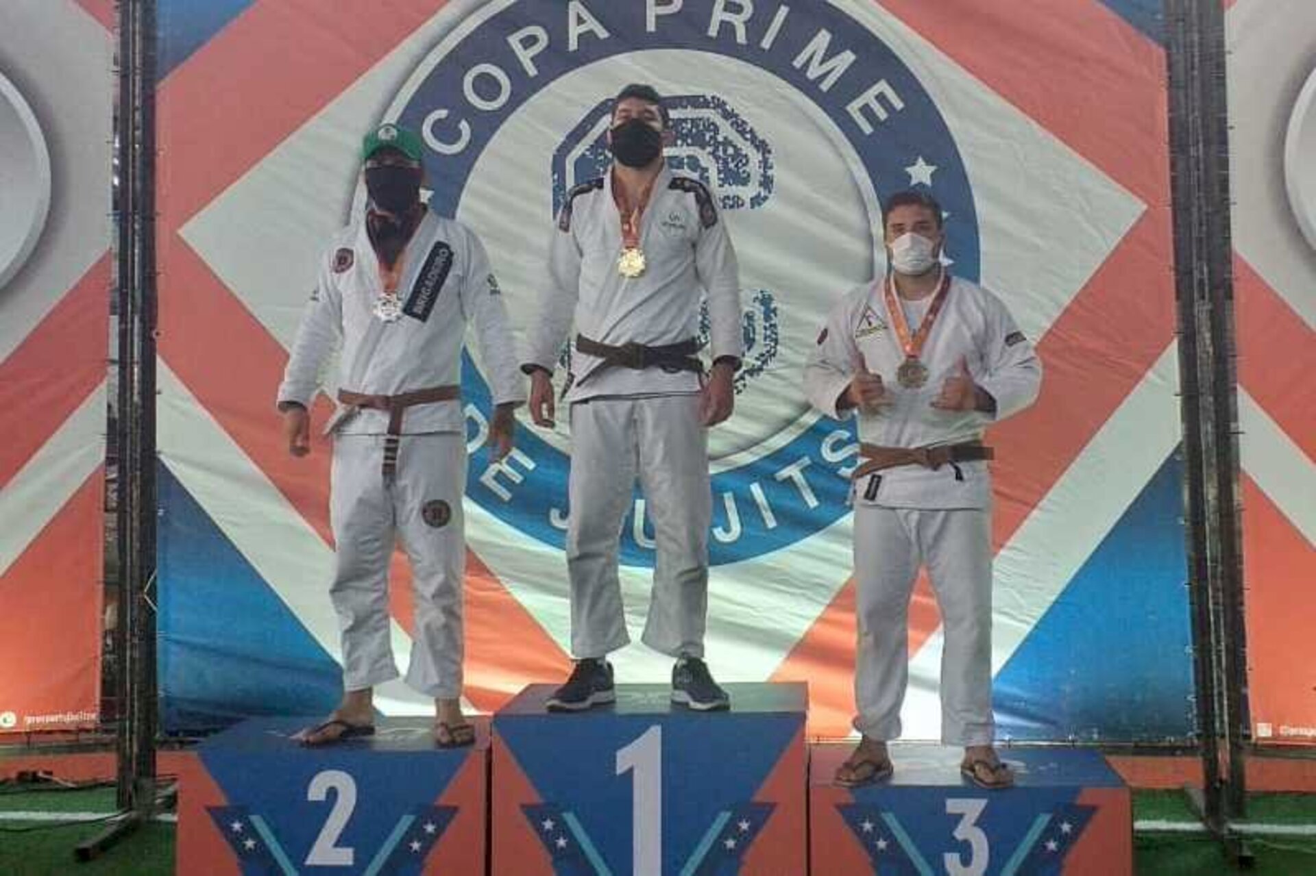 O uruguaianense Guilherme Vilhalba, que mora em Porto Alegre atualmente e representa a equipe Alliance Mario Reis, conquistou o título de campeão na categoria Adulto/Faixa Marrom/Super Pesado