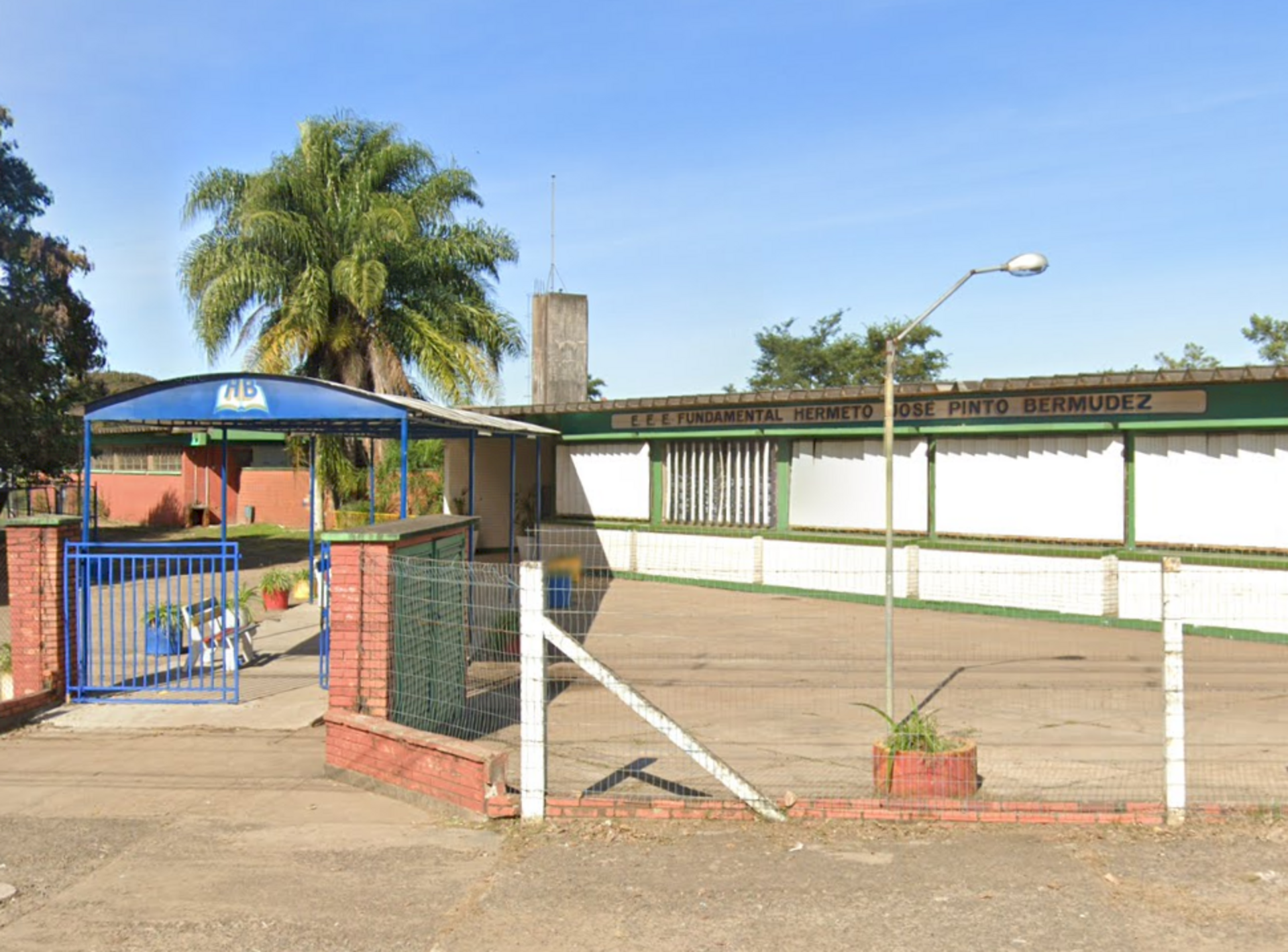 Escola atende cerca de 500 alunos que voltarão a ter luz.
