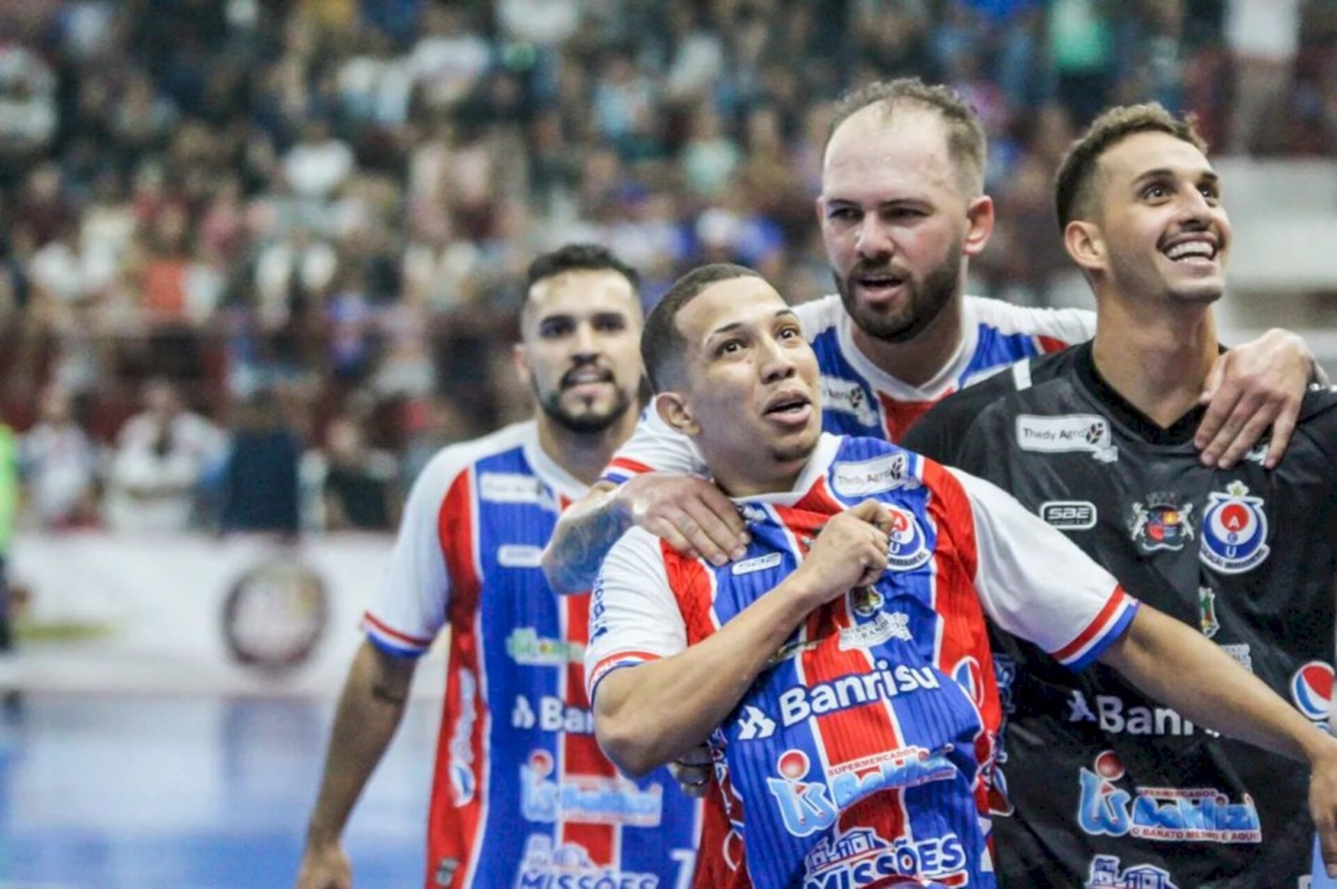 Jonatha fechou o placar para a AEU em grande jogada individual.