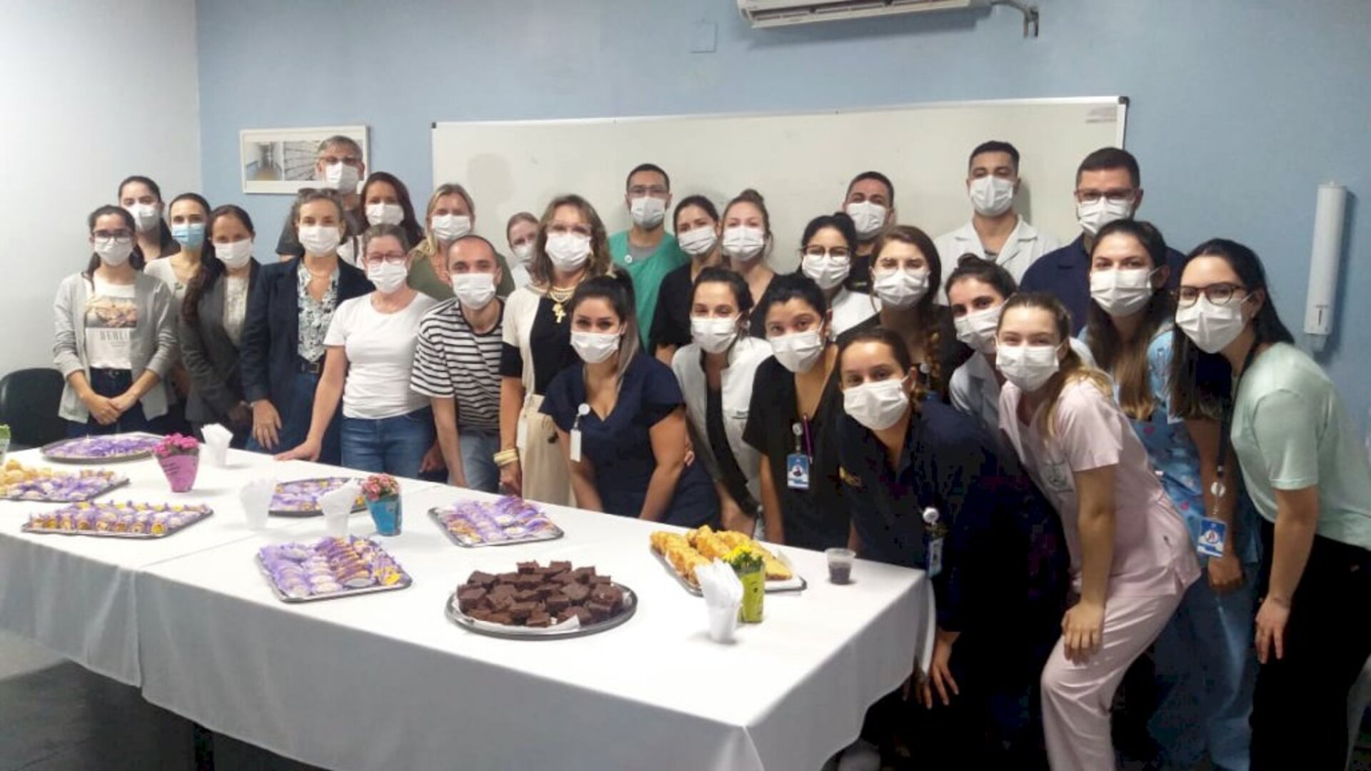 Pesquisadores visitaram o hospital na última quinta-feira.