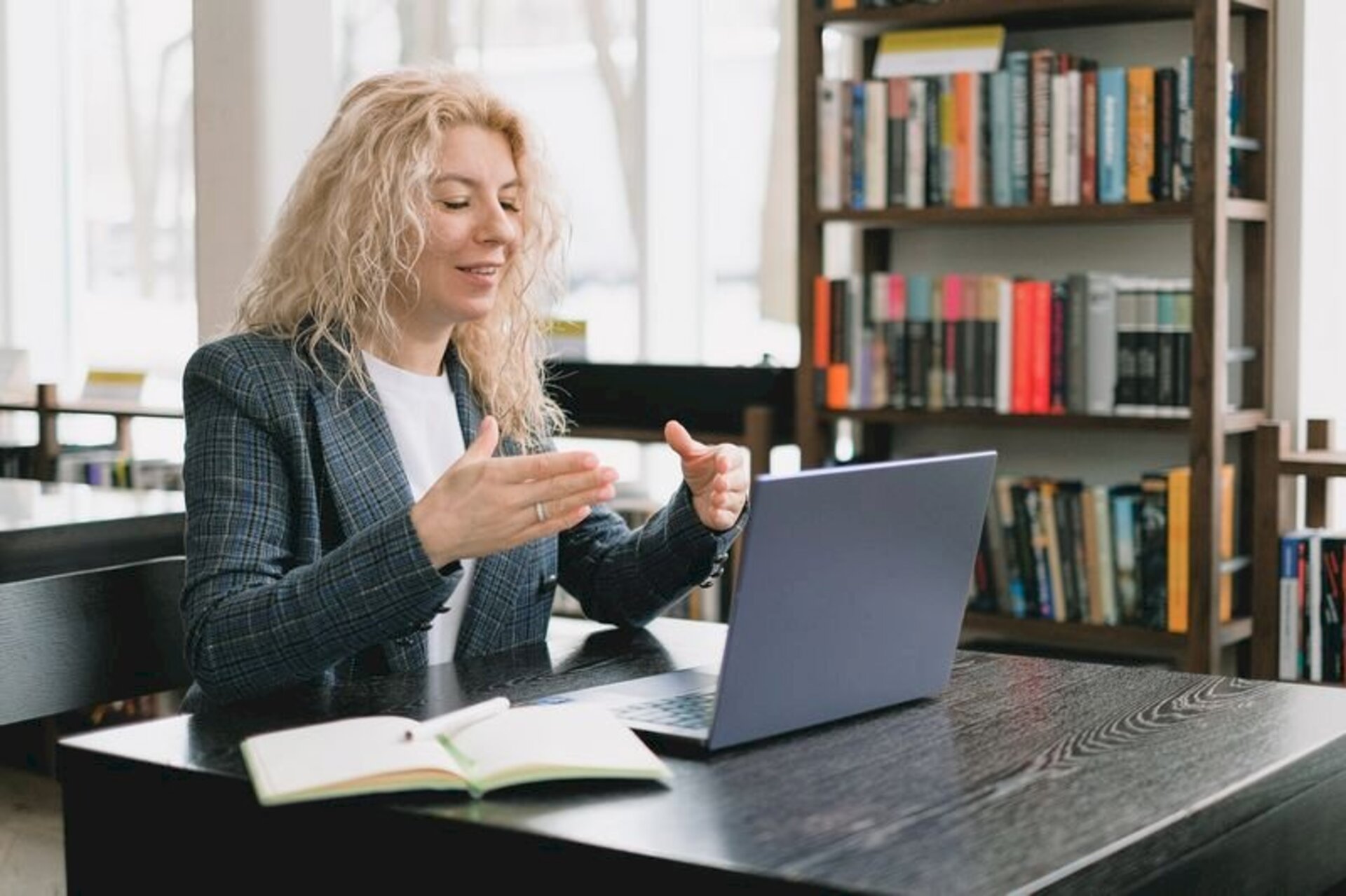 Capes e UEMA oferecem cursos online com mais de 100 mil vagas.