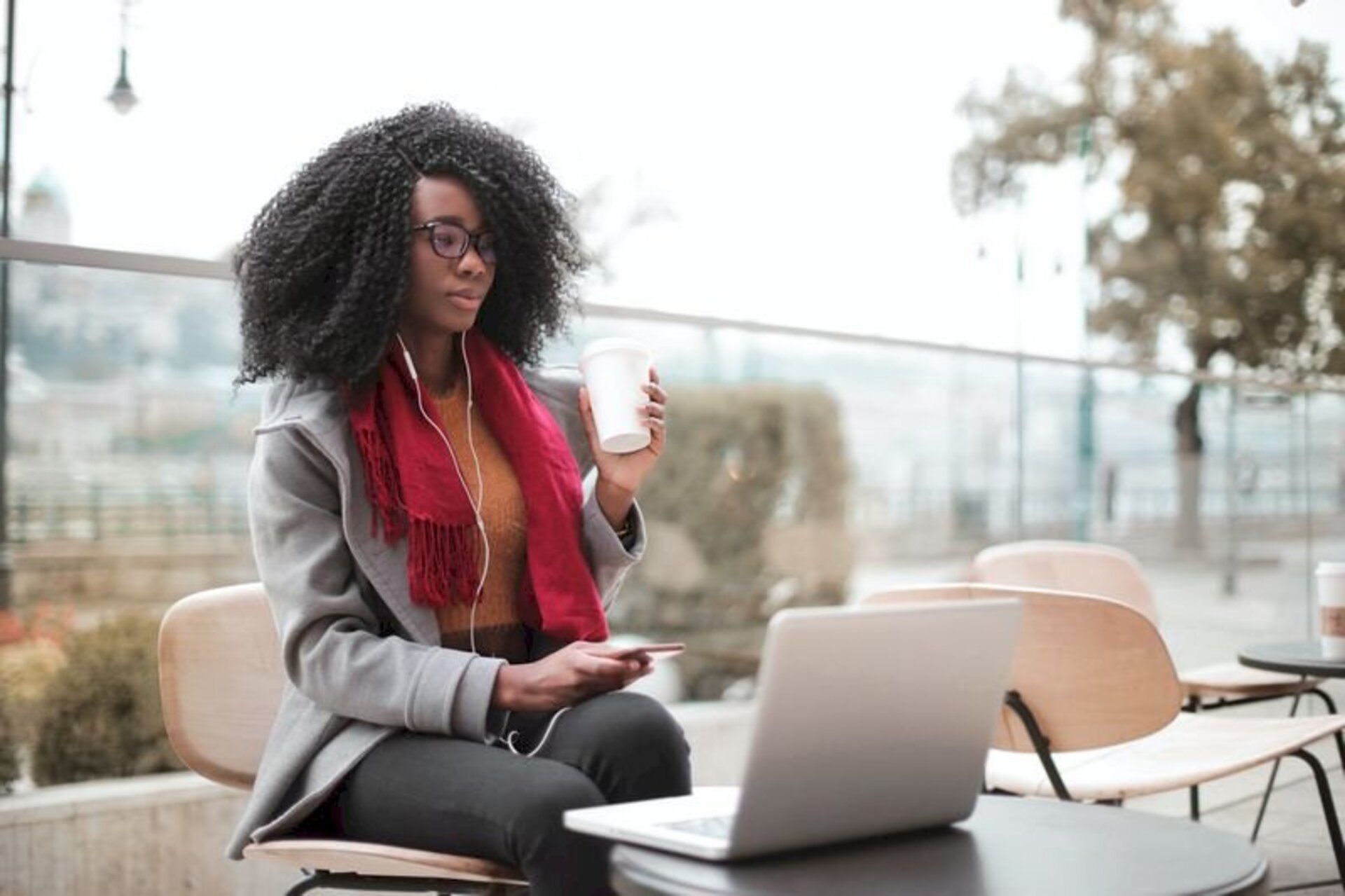 A solicitação do certificado pode ser feita através do site da Seduc.
