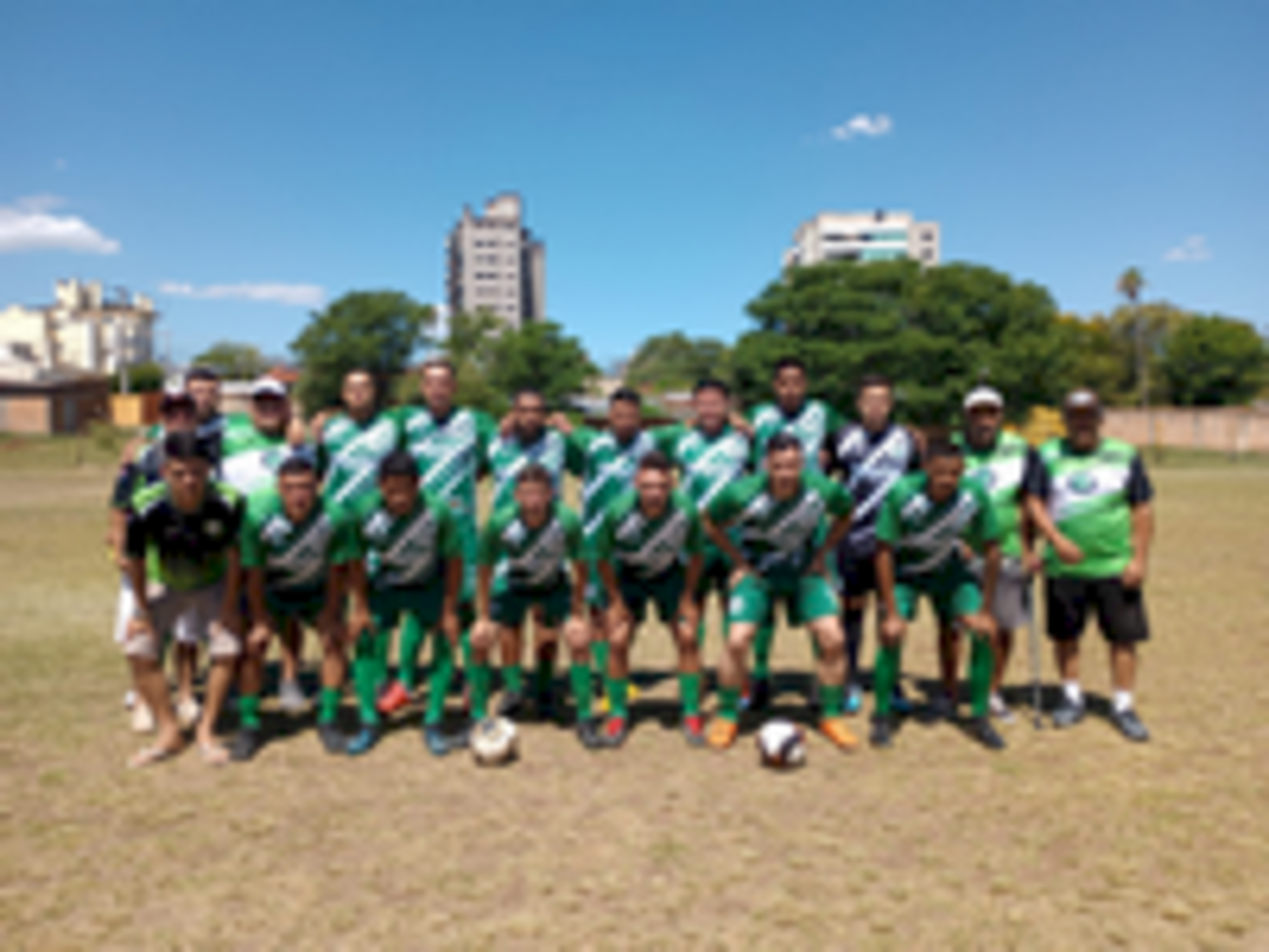 Cidade Alegria na primeira partida de sábado.