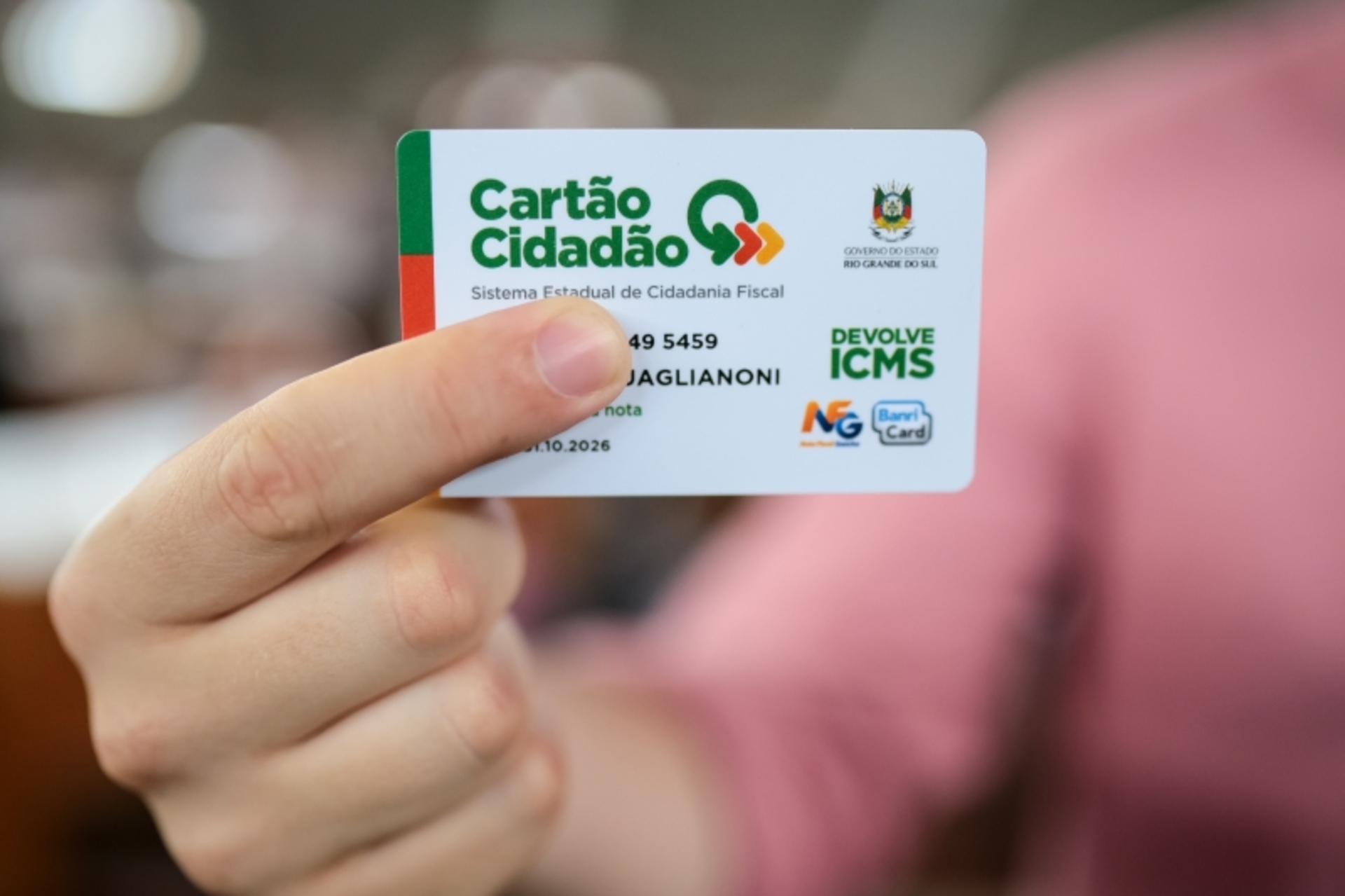 A metodologia leva em consideração diversos fatores, entre os quais, a renda do titular, o perfil de consumo.