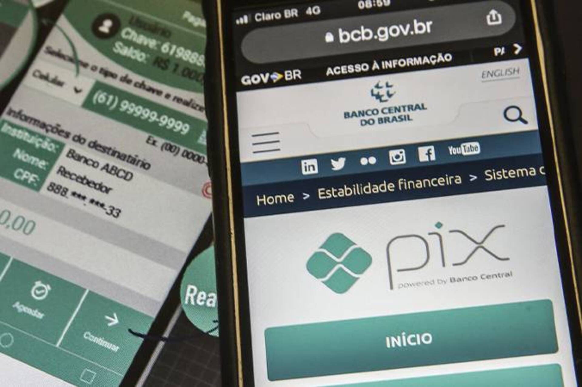 Ela é suspeita de efetuar diversas compras com falsos comprovantes de PIX.