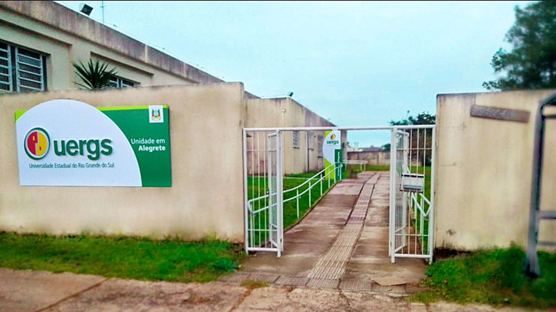 Há vagas para especialização em Atendimento Educacional Especializado, na unidade de Alegrete.