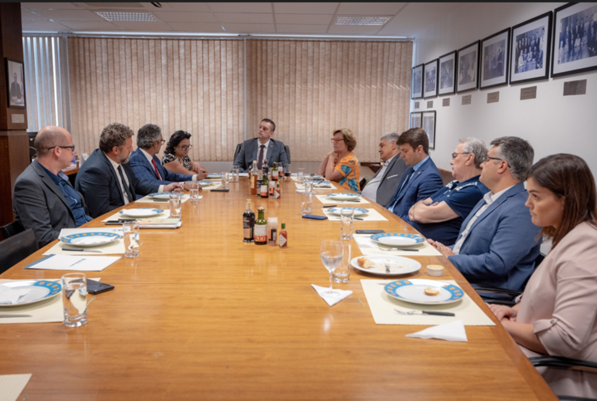 Grupo entregou documento com sugestões à secretária Marjorie Kaufmann.