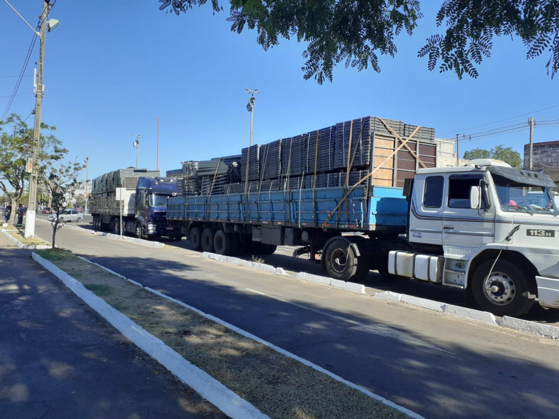 A montagem iniciou na quarta-feira, em trechos que geram menor impacto no trânsito.