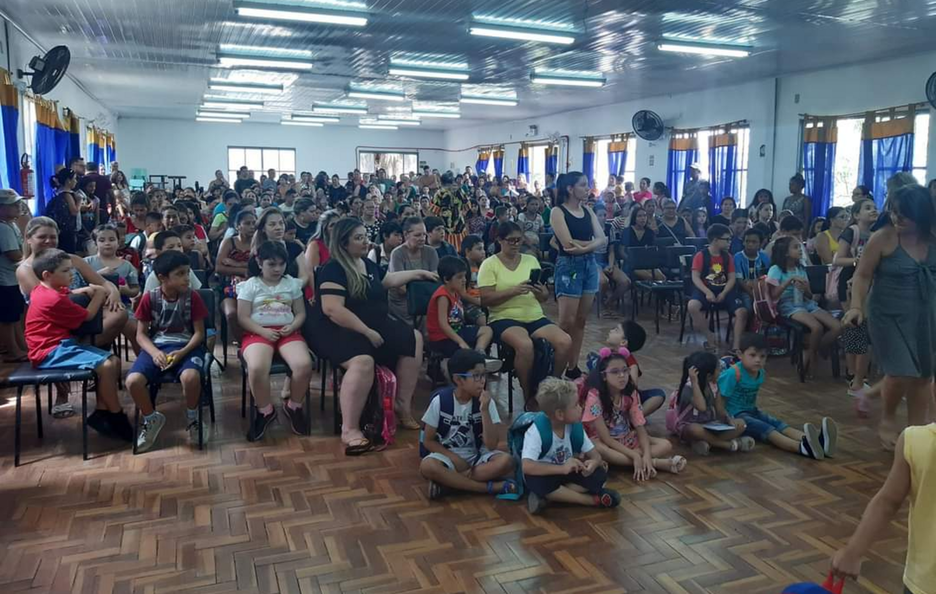 Dentre as escolas que retomaram as atividades está a EMEB José Francisco Pereira da Silva.