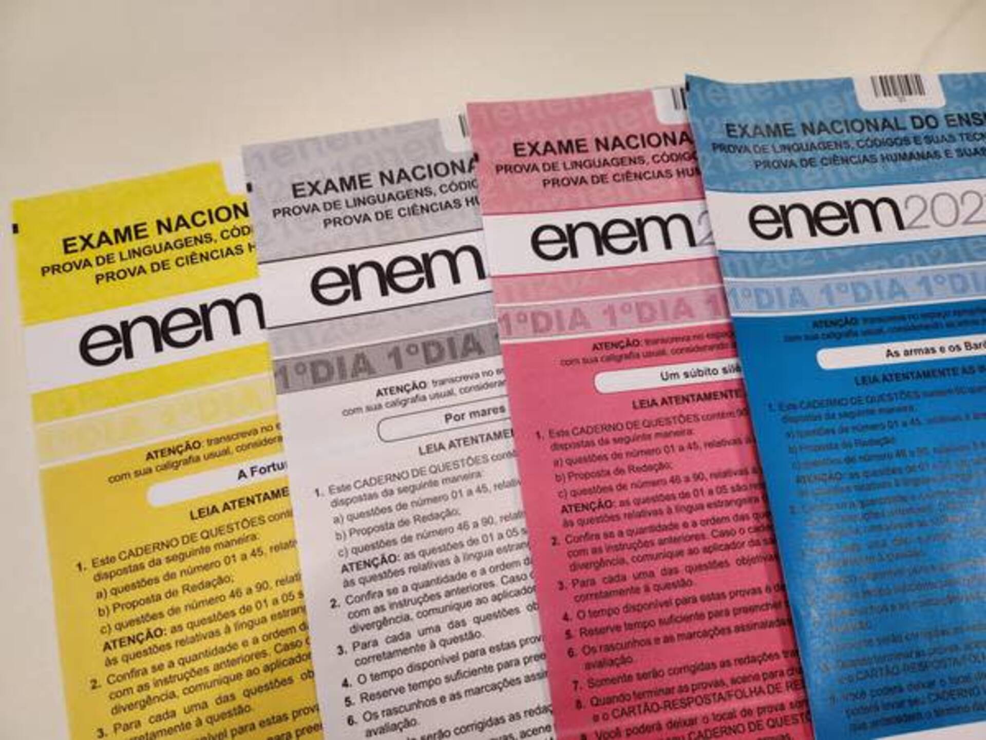 Podem se candidatar estudantes que realizaram o Enem 2022 e não zeraram a redação.