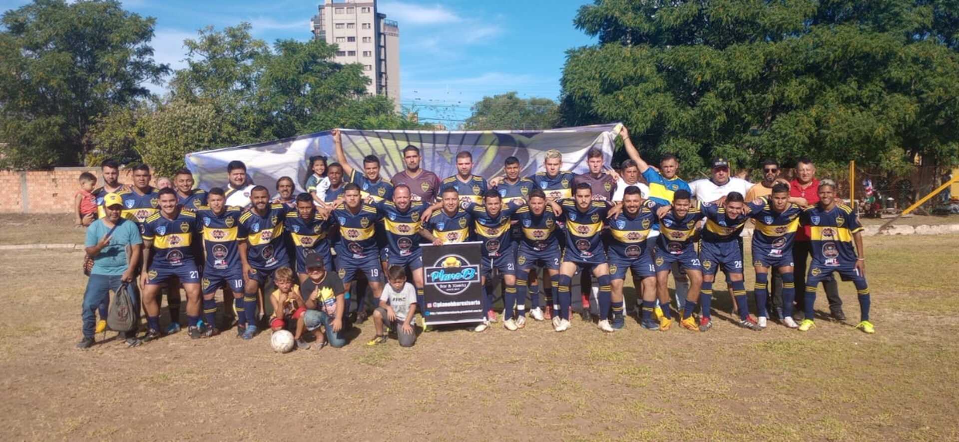 Bicampeão da LAU time do Boca Júnior.
