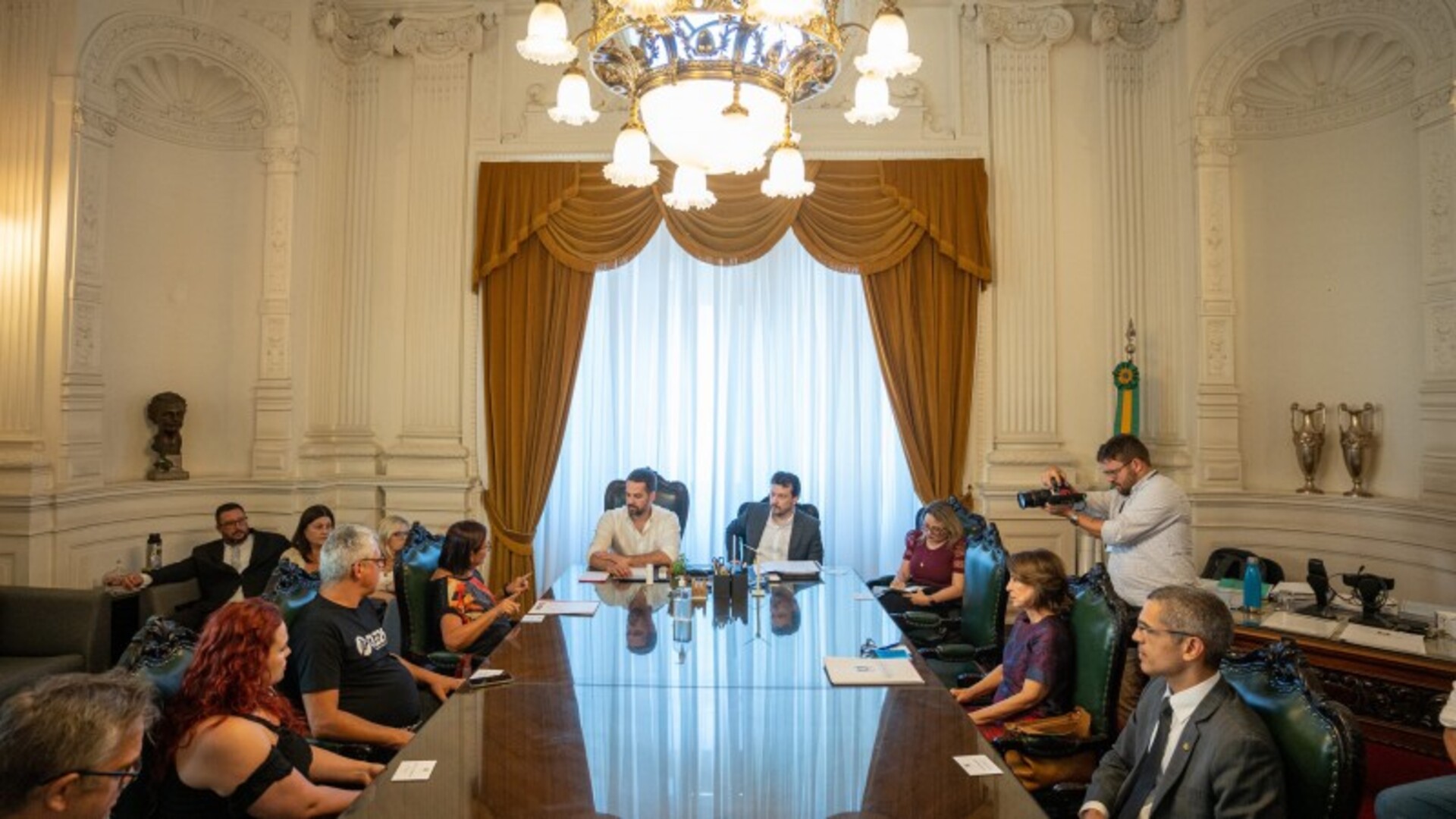Na reunião, além do piso do magistério, foram tratadas demandas sobre o plano de carreira dos funcionários das escolas.