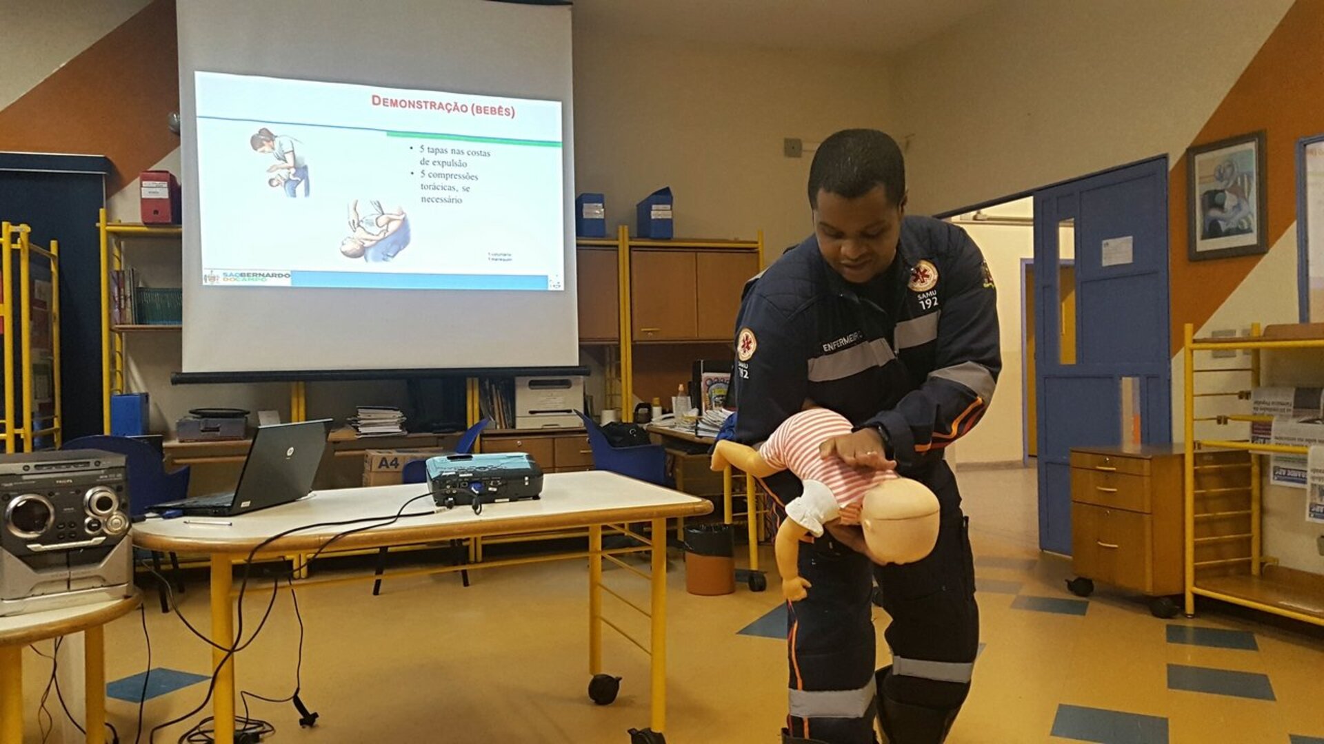 Projeto prevê treinamento em primeiros socorros para profissionais que atuam em escolas e instituições destinadas a crianças e adolescentes
