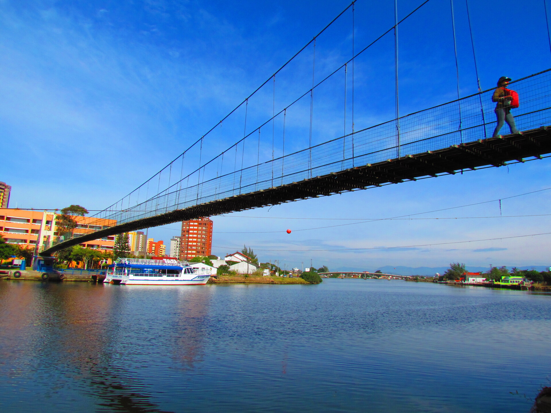 Ponte desabou nesta madrugada.
