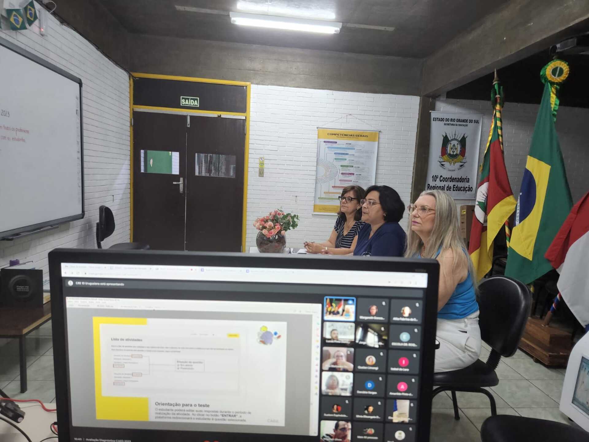 Participaram da reunião as assessoras pedagógicas Chrystiane Jardim Oldani, Marilene Ribeiro e Fátima Pavanatto.