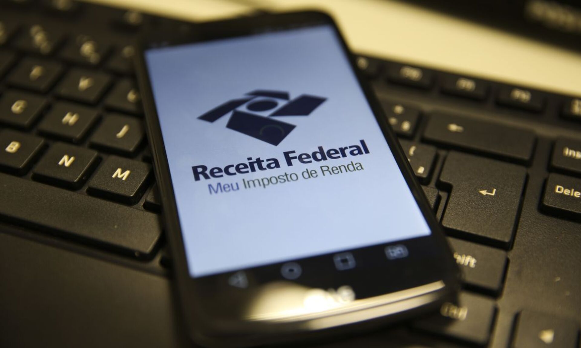 Receita recebe mais de 1 milhão de declarações do IR no primeiro dia.