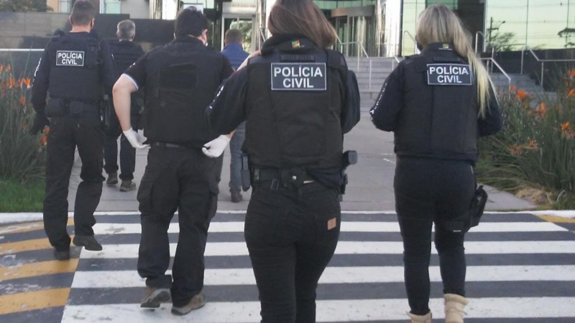 Medida integra plano de restruturação do efetivo das políciais e do Corpo de Bombeiros.