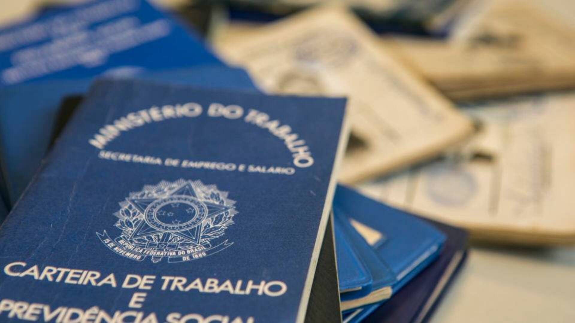 Continua à disposição da população a Central Alô Trabalho, um canal de comunicação direto entre cidadão e poder público.
