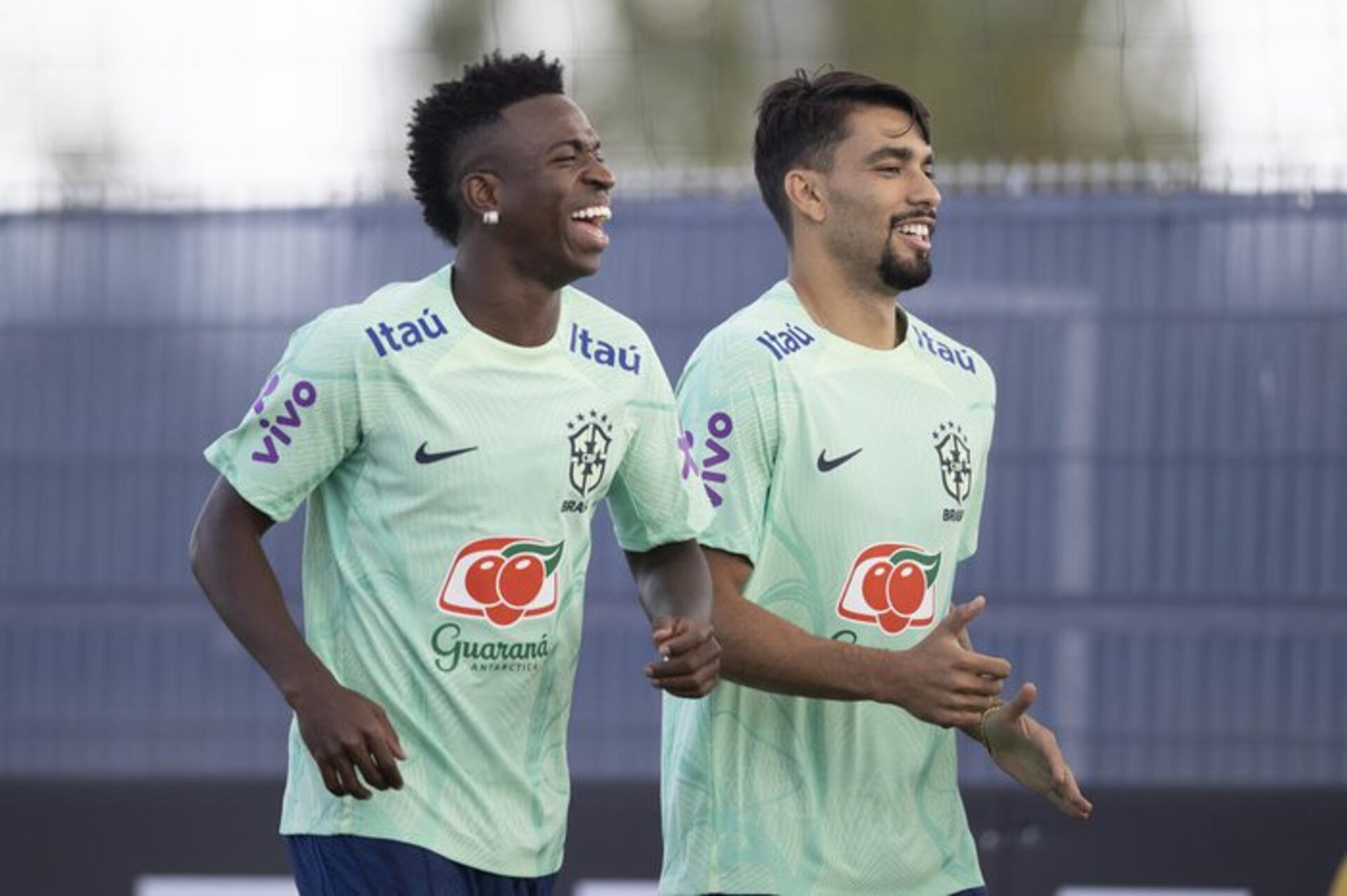 Vini Jr e Paquetá foram chamados por Ramon Menezes.