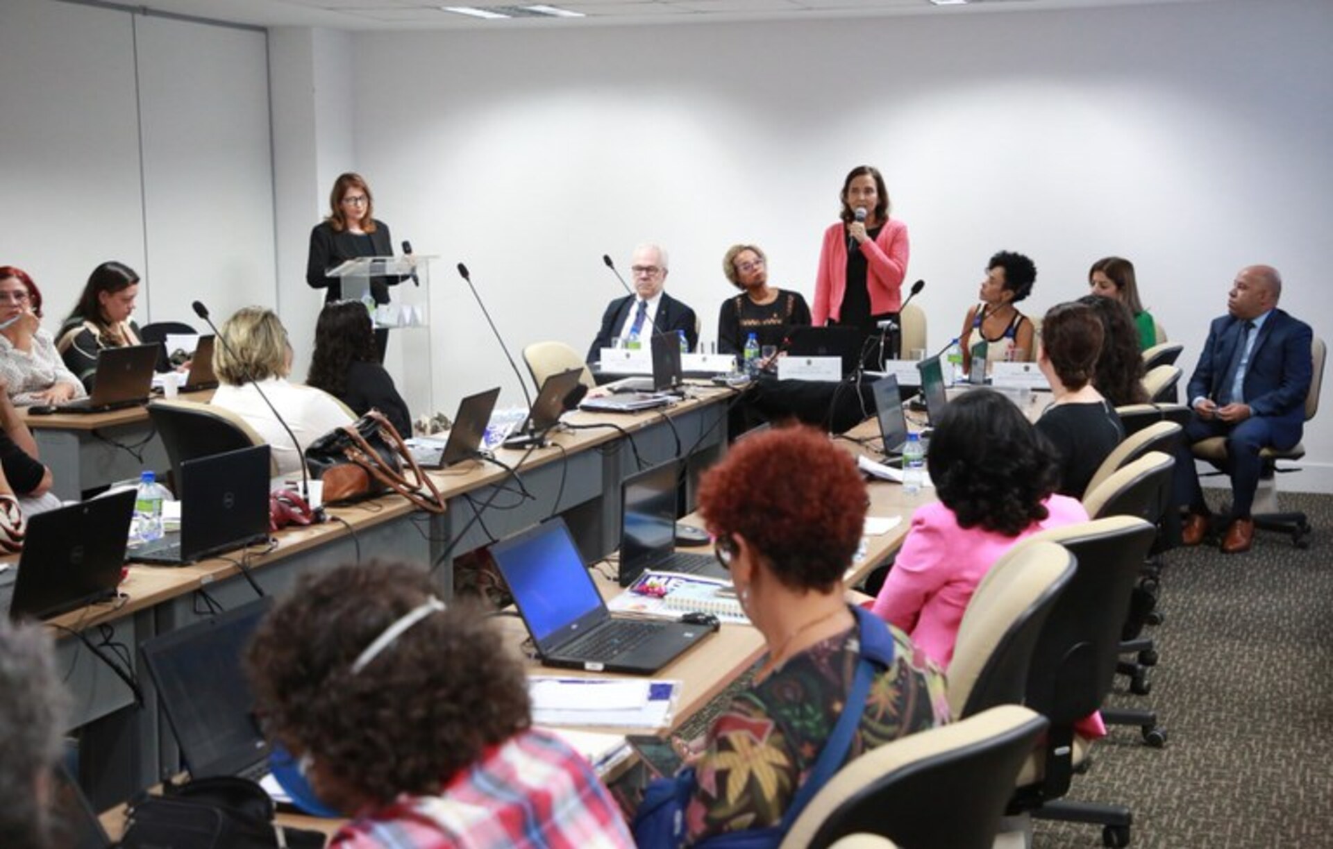 Objetivo é discutir melhores caminhos para alfabetizar as crianças brasileiras.