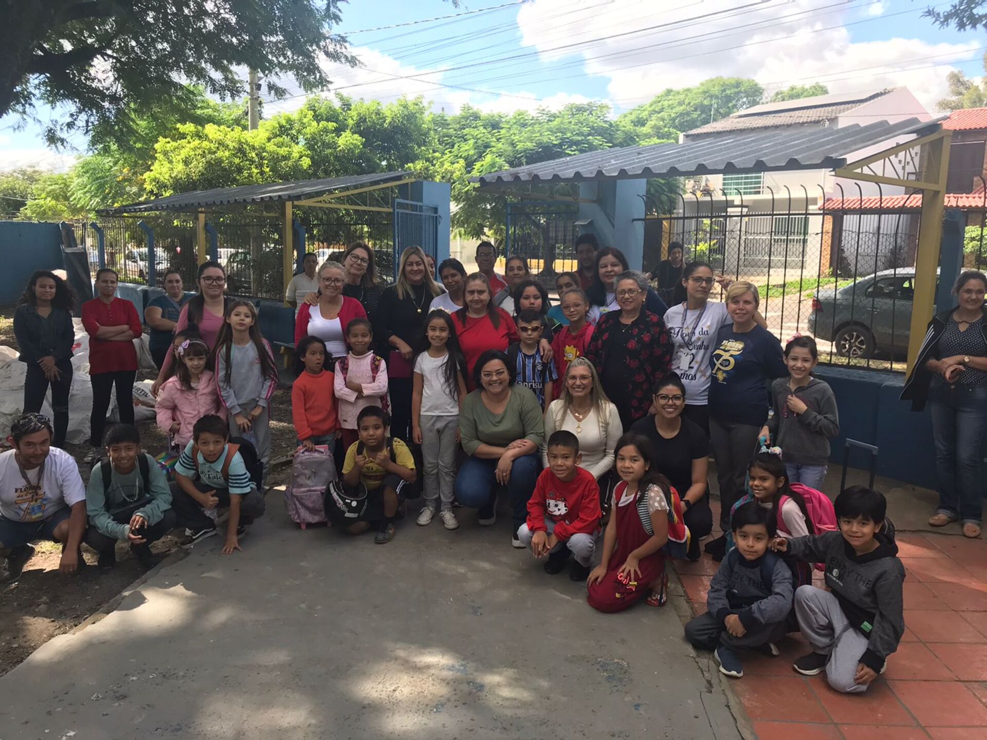 O quadro de servidores da escola conta com 24 funcionários para atender aos estudantes.