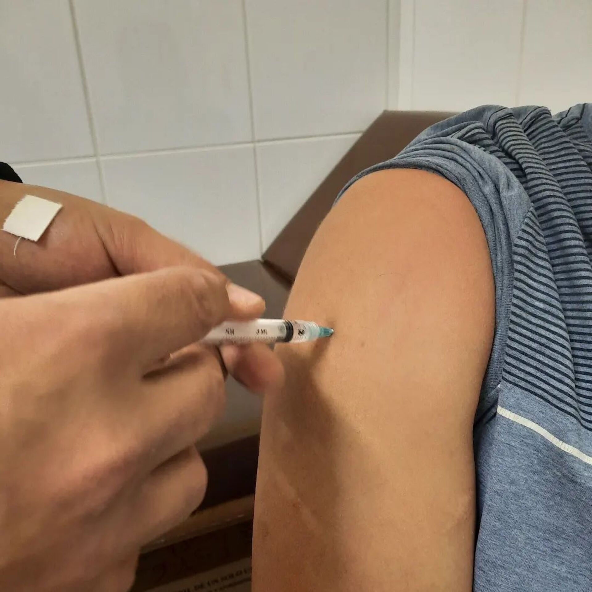 A vacina está disponível de segunda a sexta-feira das 8h às 11 e das 14h às 17h.