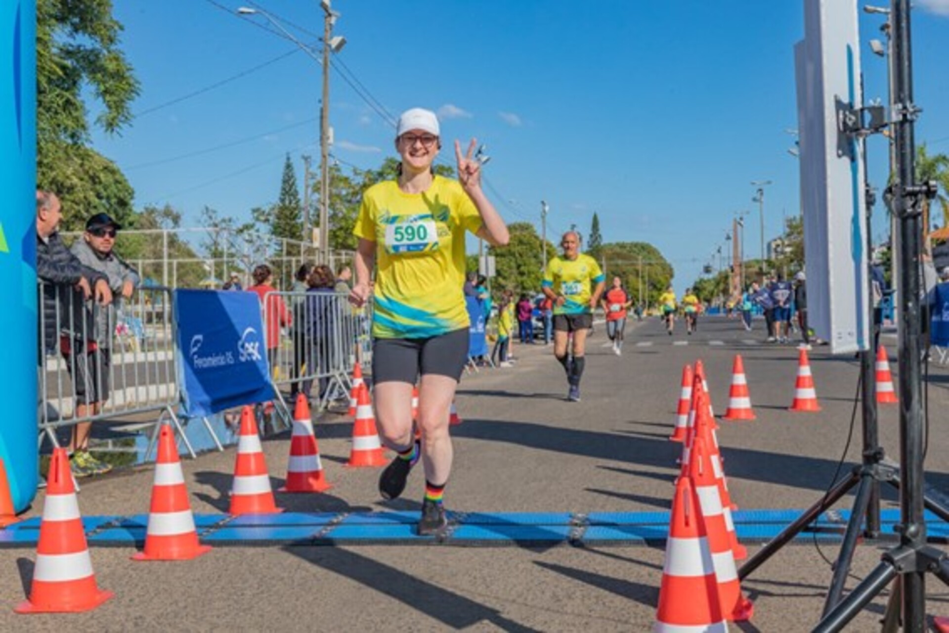 Cada competidor receberá o kit composto por camiseta, número de peito, chip e medalha de participação.