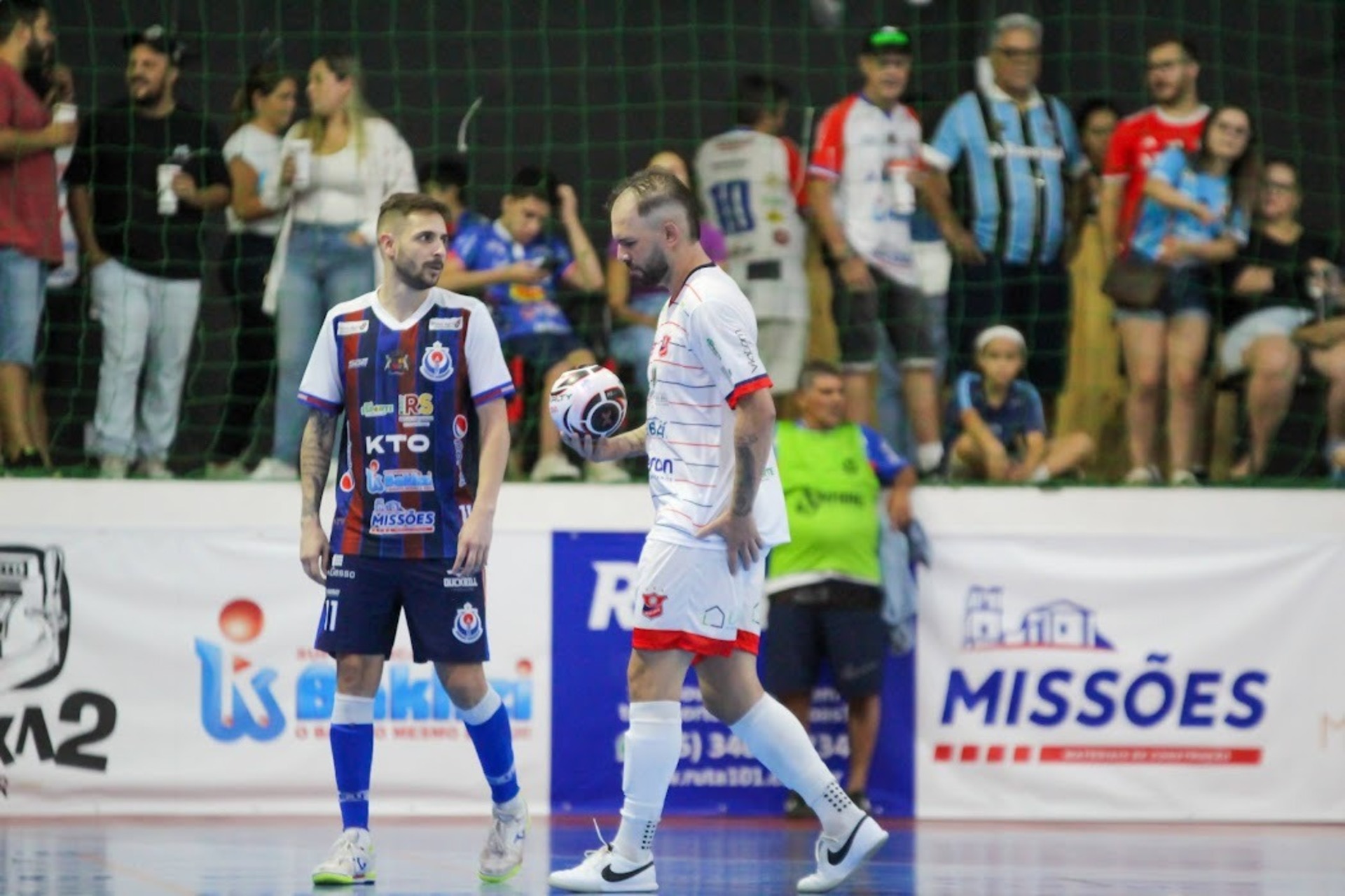 Jezin e Gleisson marcaram duas vezes no confronto de quarta-feira.