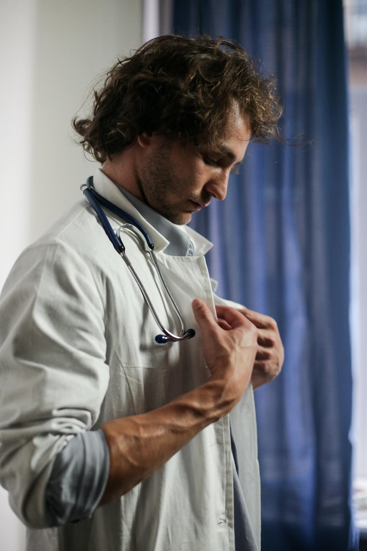 41-Médicos brasileiros formados no Brasil terão preferência.