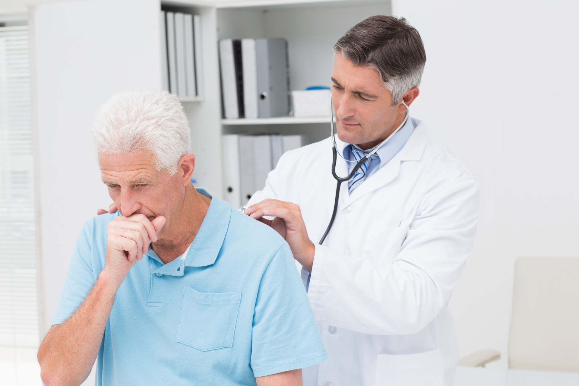 O vírus da influenza é o que causa a gripe, uma infecção aguda do sistema respiratório.
