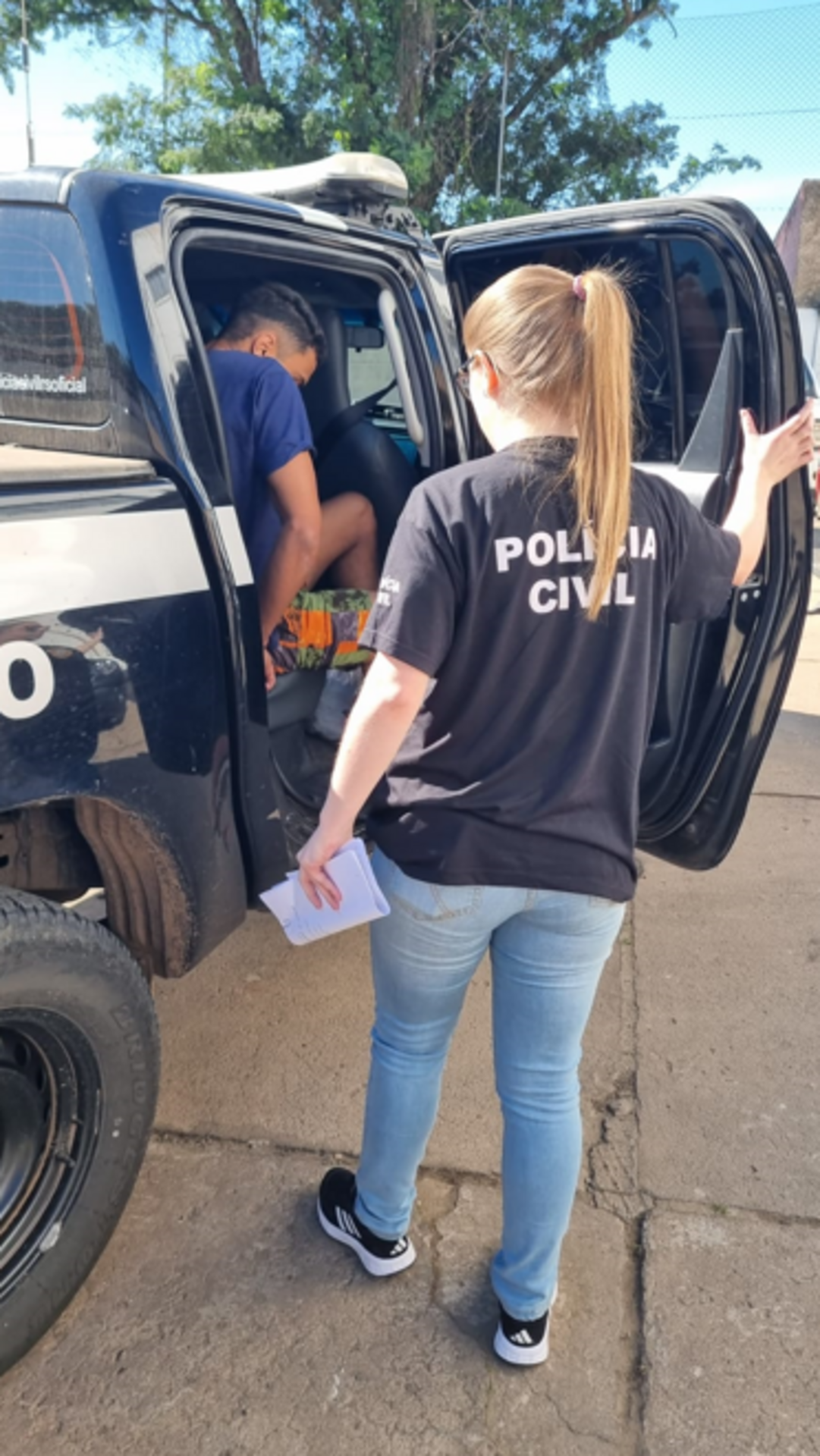 Homem é acusado de abordar a ex-companheira e, sob ameaças, obrigá-la a ir a sua casa e manter relações sexuais.