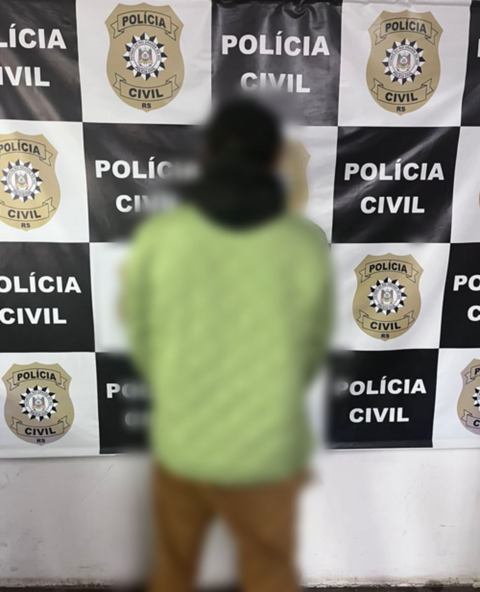 Homem foi preso preventivamente, acusado ainda de ameaçar a vítima e seus familiares.