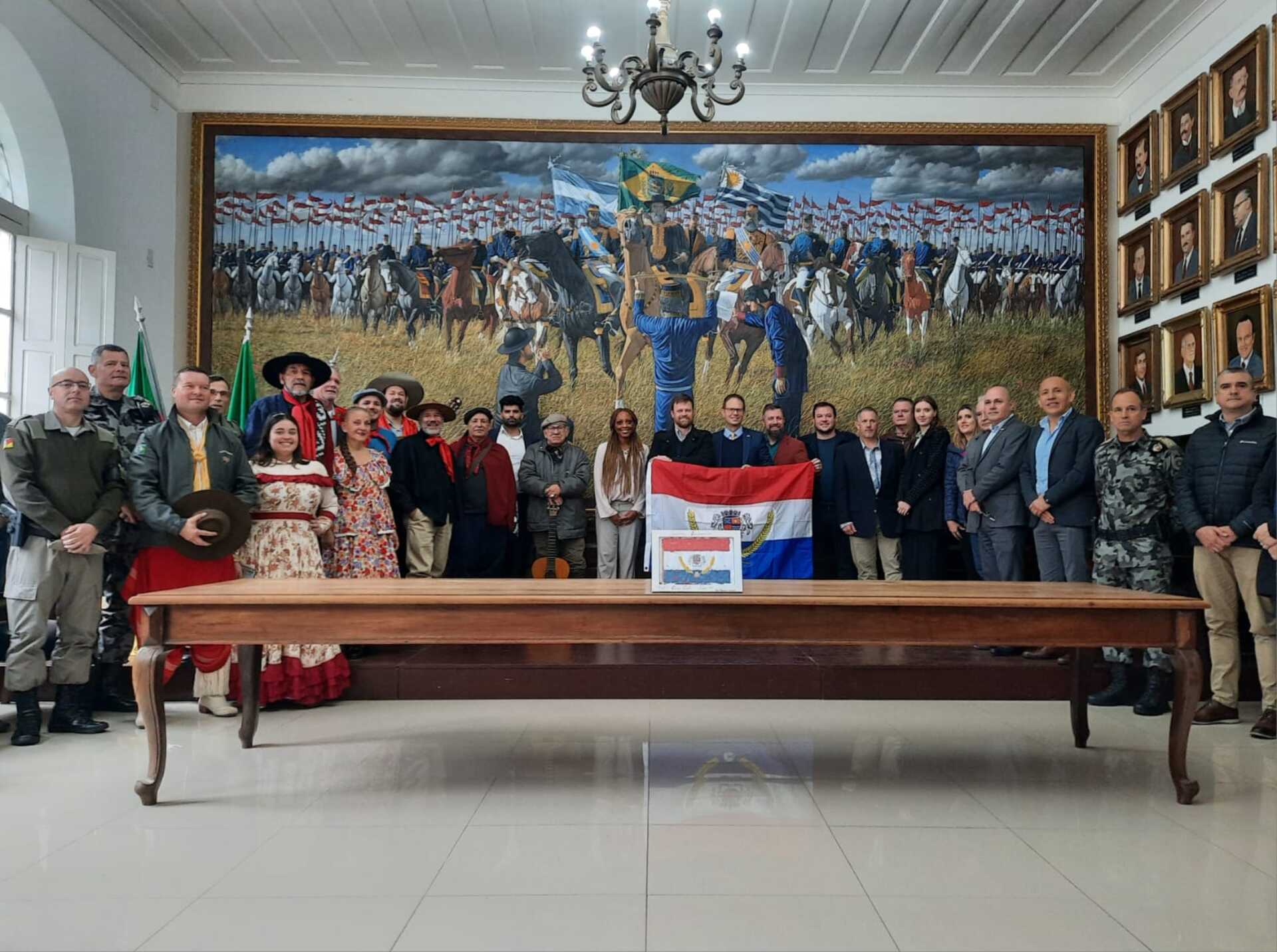 A visita do grupo à cidade visa estreitar laços entre os dois países no âmbito da segurança pública.