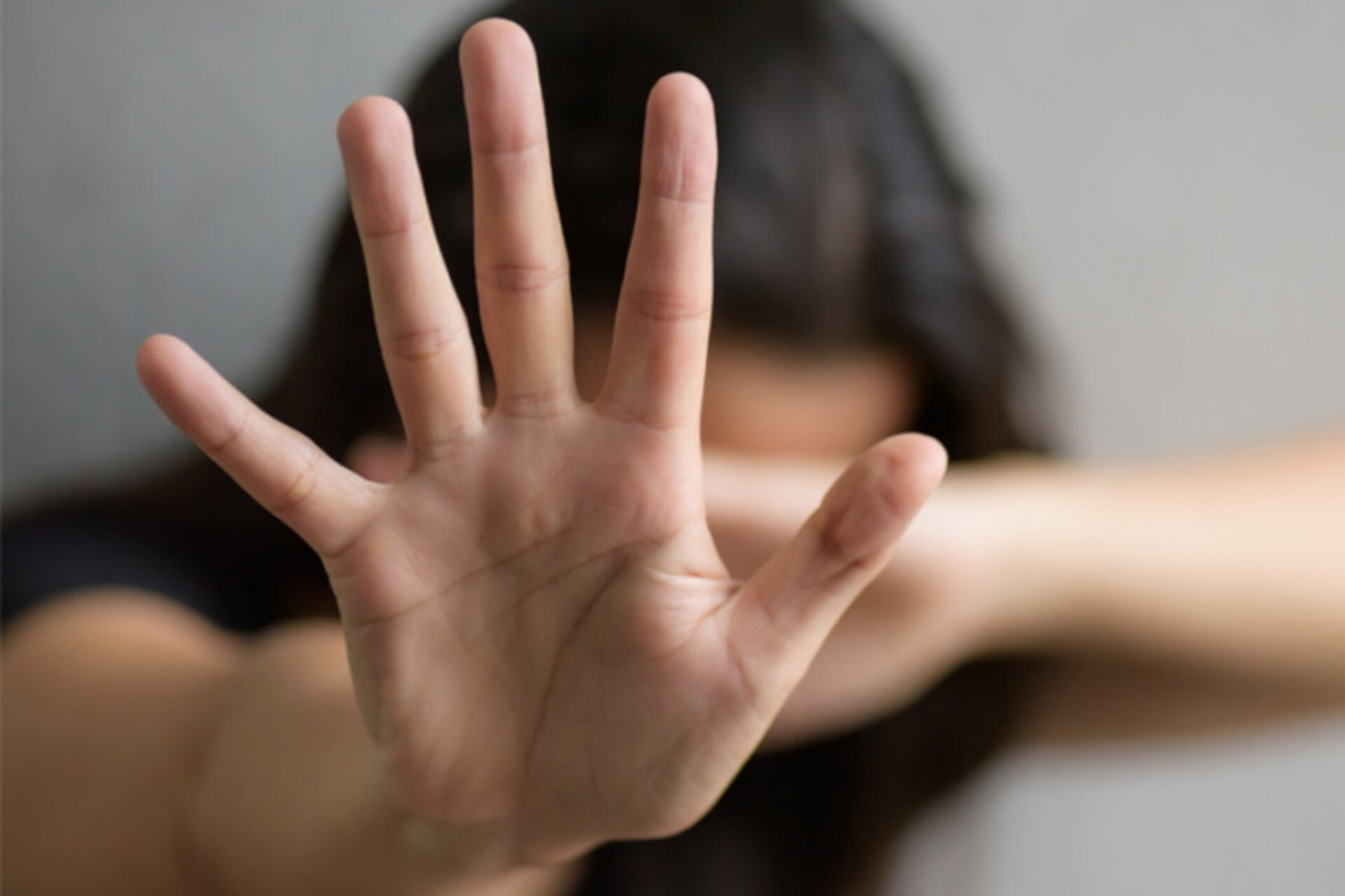 A Lei consolida a legislação relativa às mulheres vítimas de violência no âmbito do Estado do Rio Grande do Sul.