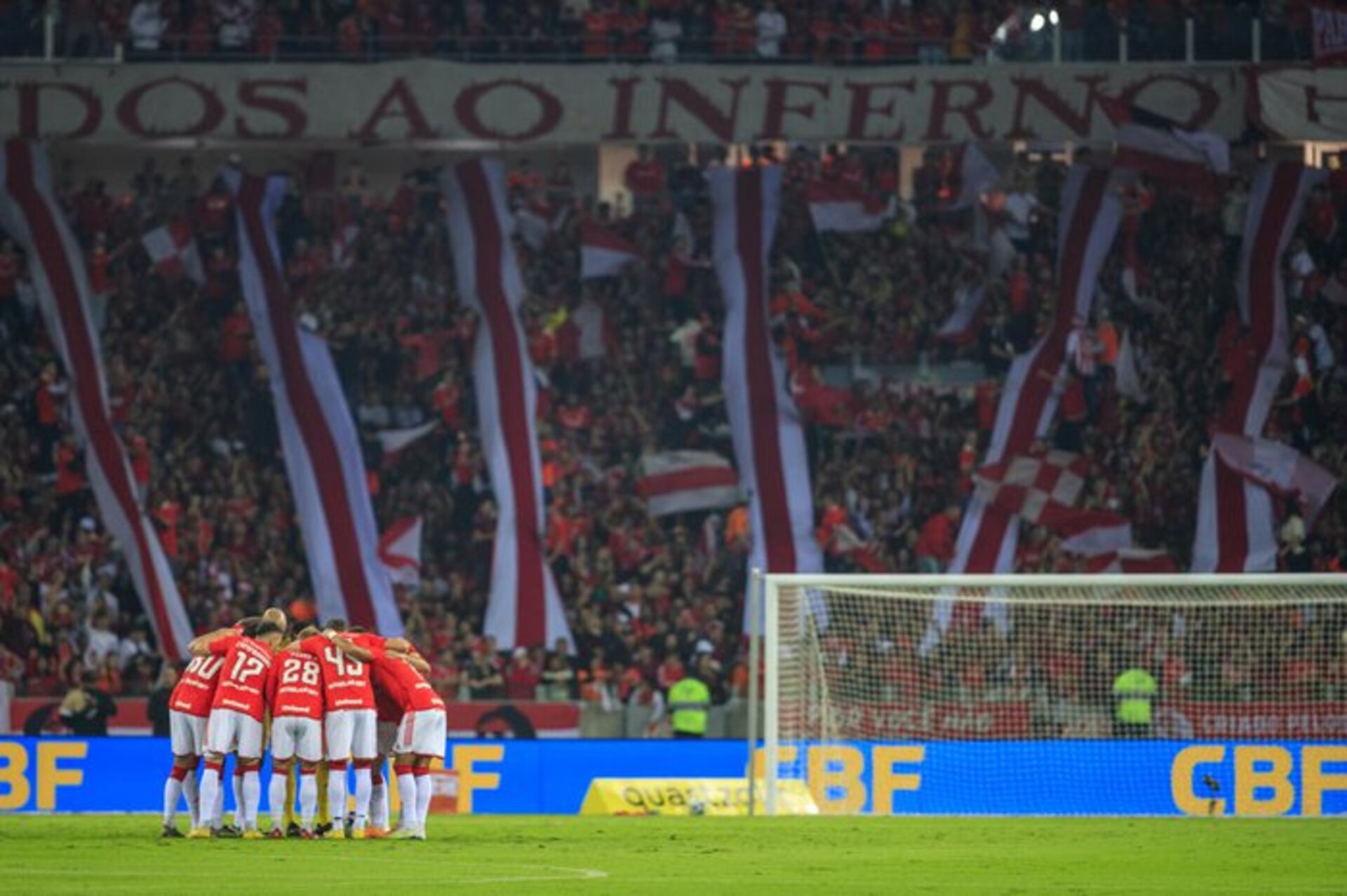 Equipe de Mano Menezes terá pela frente dois jogos decisivos pela Libertadores e quatro rodadas do Brasileirão.