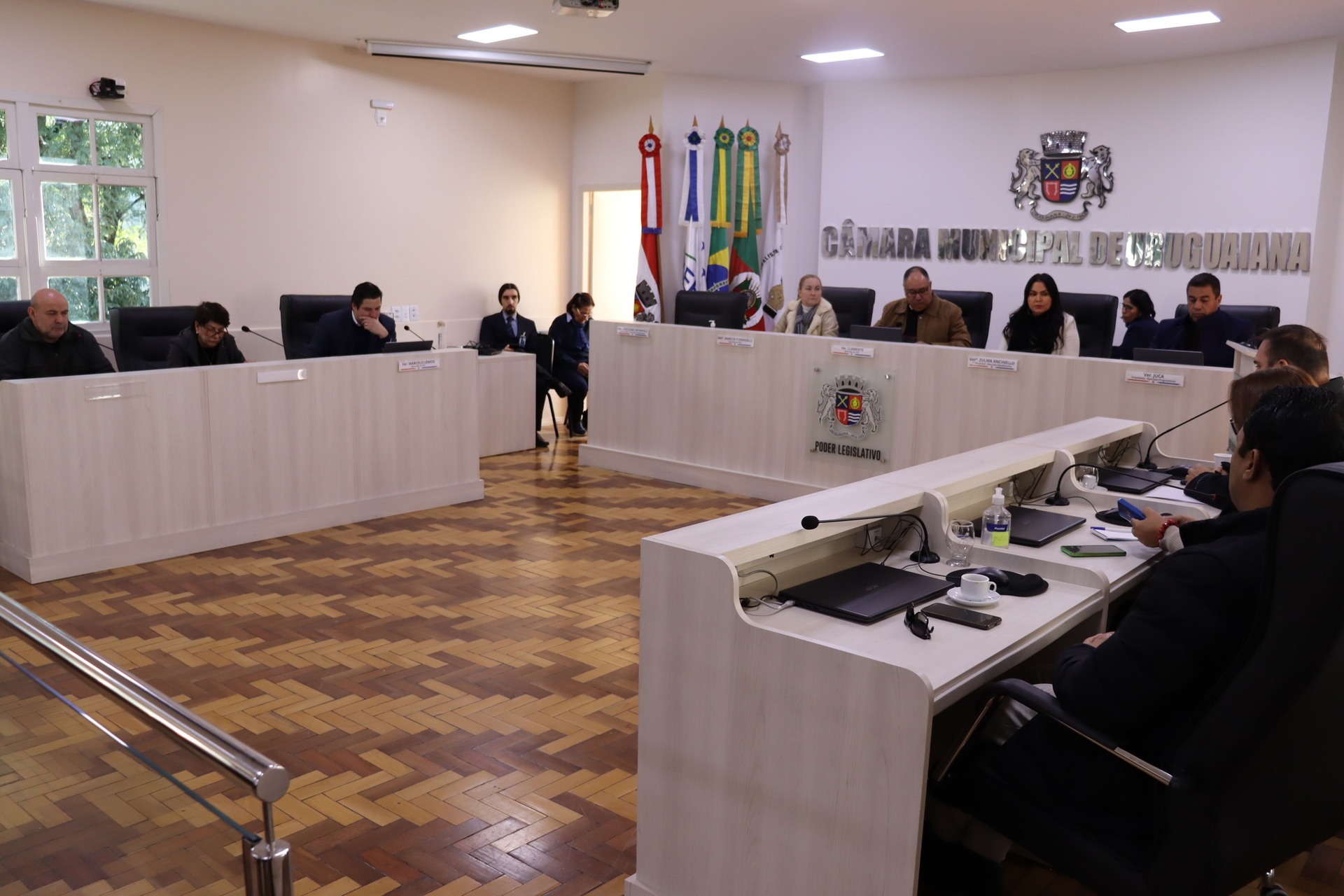 Reunião extraordinária ocorreu na tarde desta terça-feira.