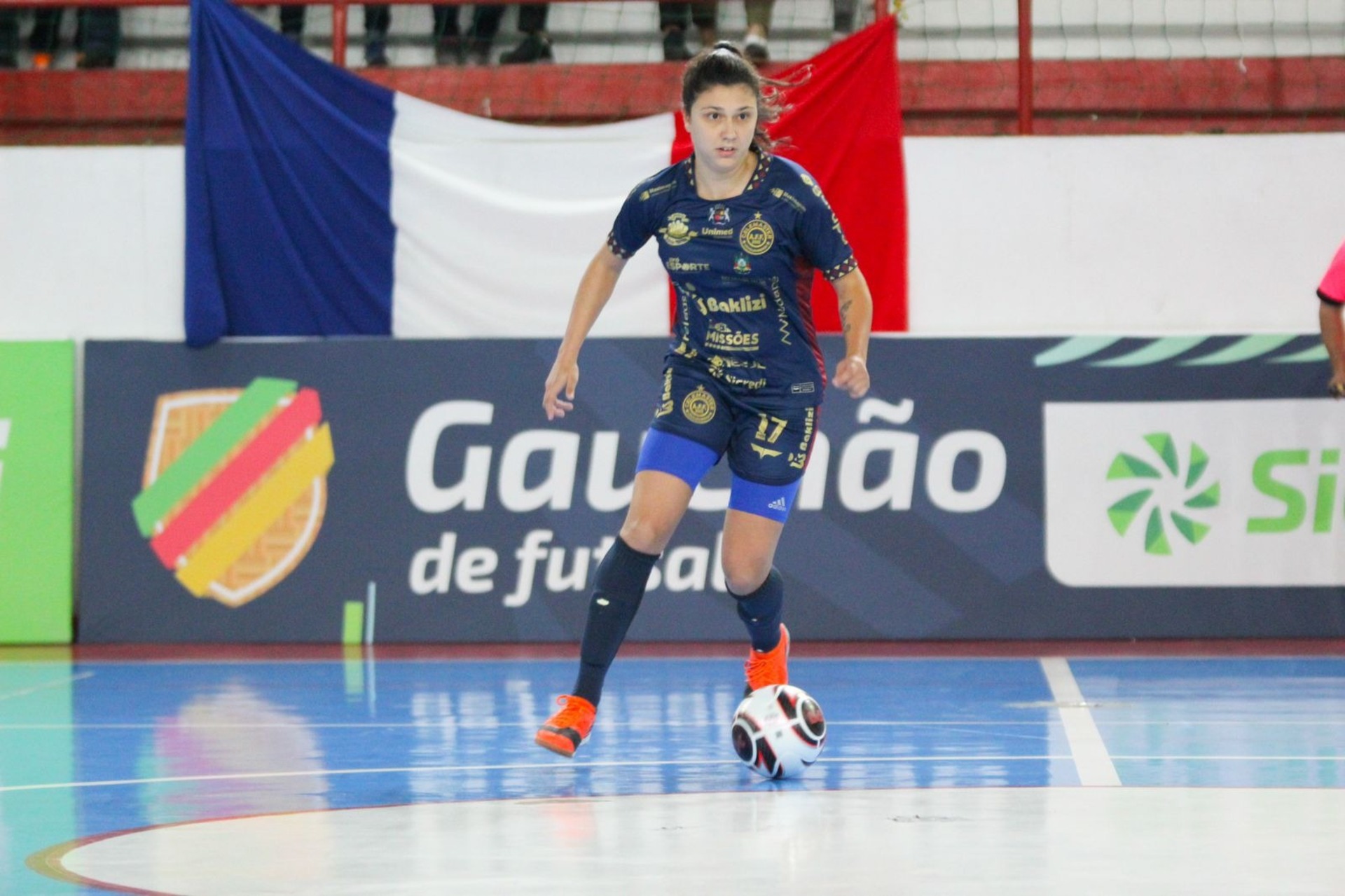 Ana Clara fez dois gols na goleada da Celemaster.