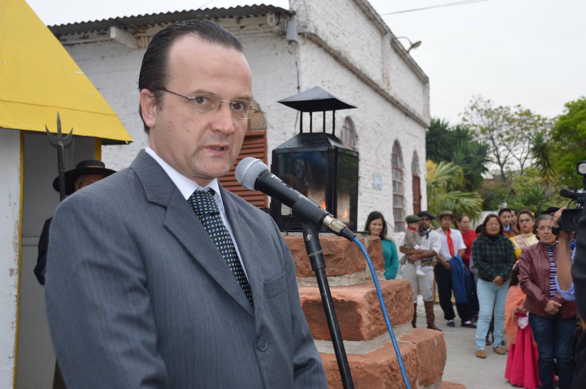Comissão é presidida pelo ex-prefeito Luiz Augusto Schneider