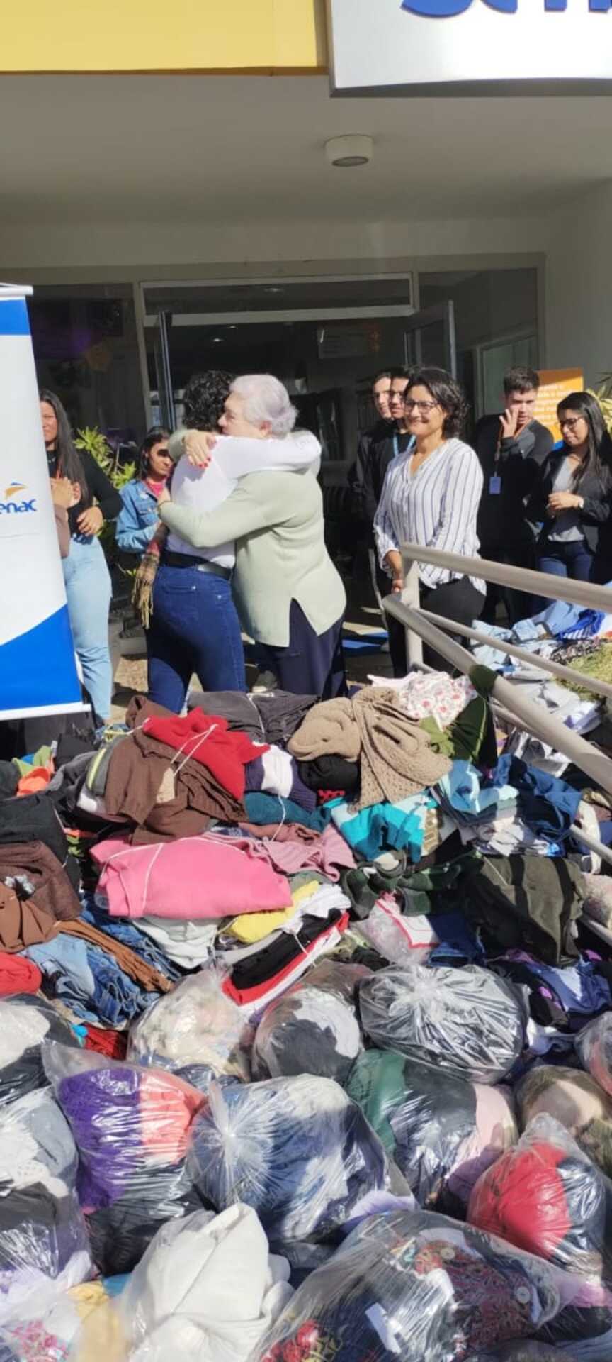 Doação da gincana do Senac 6631 peças de roupas.