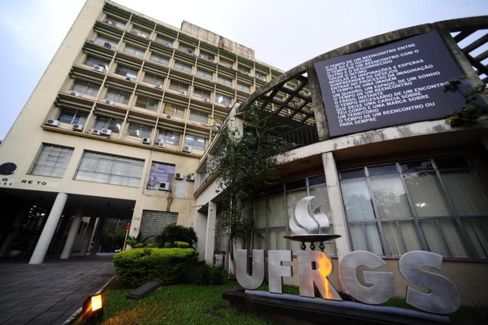 Provas do vestibular UFRGS 2024 ocorrerão nos dias 25 e 26 de novembro deste ano.