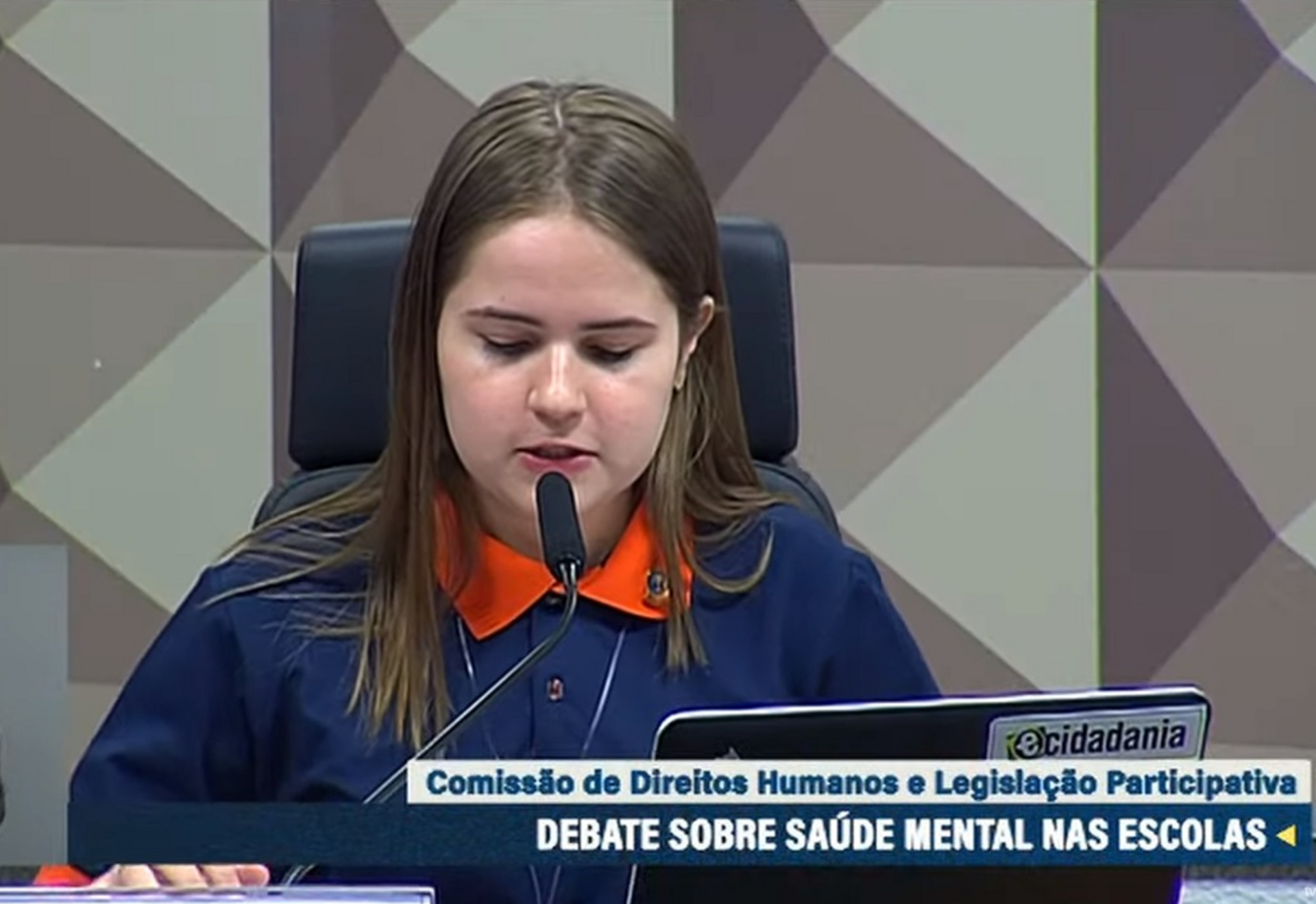 Ana Luiza Pires Garcia, 17 anos, é aluna do Instituto Elisa Valls