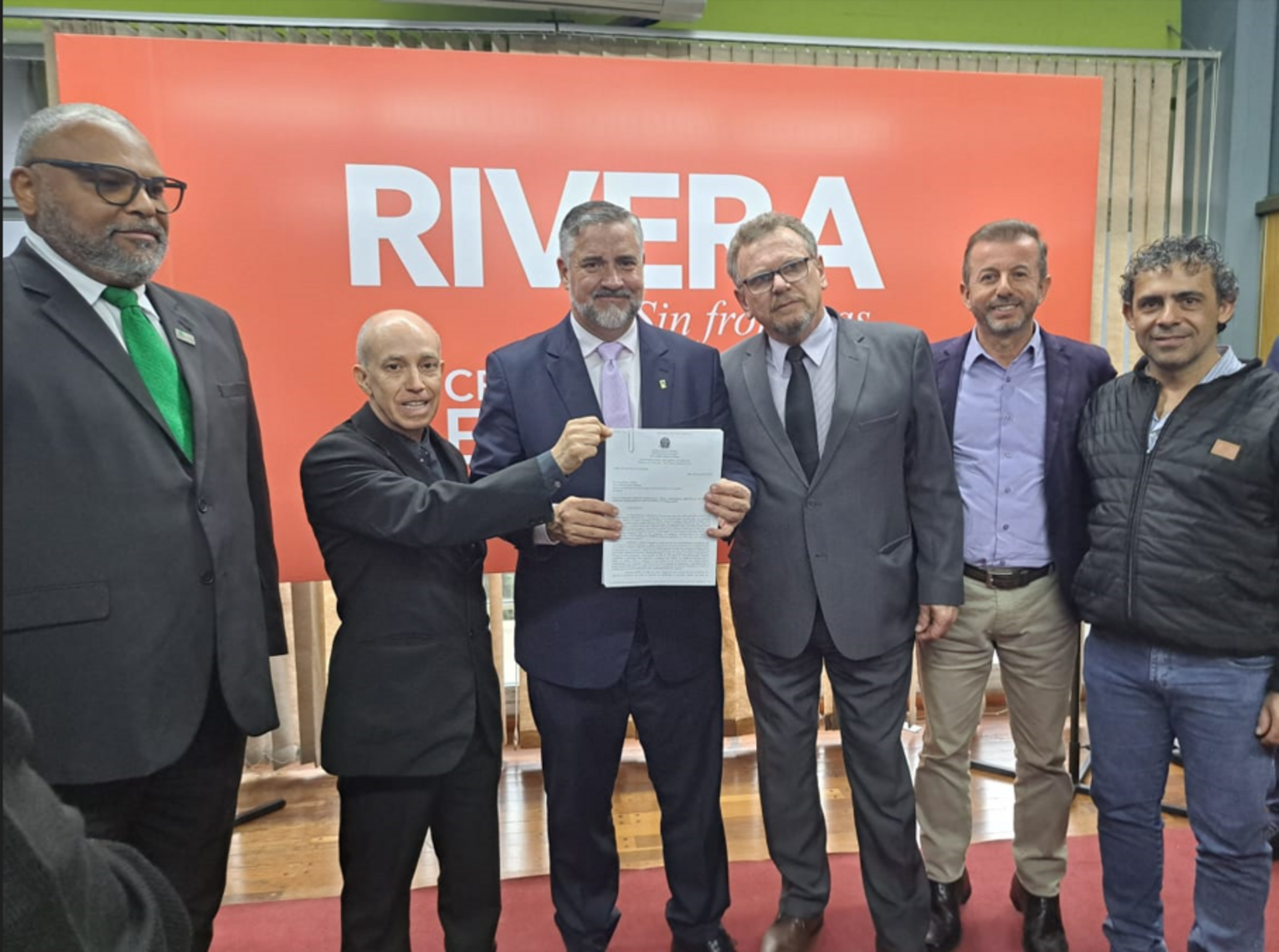 Na ocasião estiveram presentes o reitor da Unipampa Roberlaine Ribeiro Jorge, o vice-reitor, Marcus Querol e o prefeito de Barra do Quaraí, Maher Jaber.