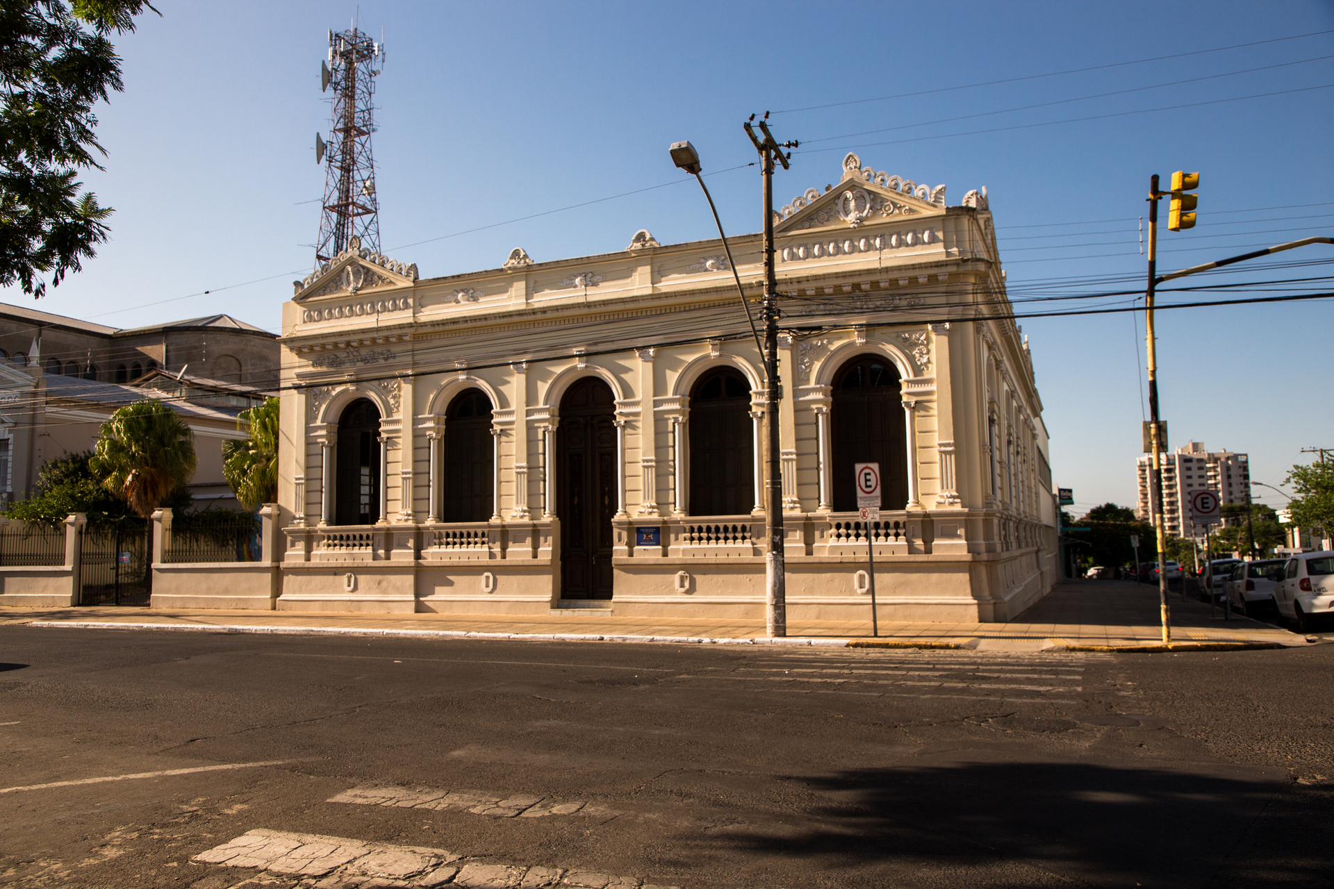 Na Biblioteca Municipal haverá Exposição de Fotos de Predios Tombados.