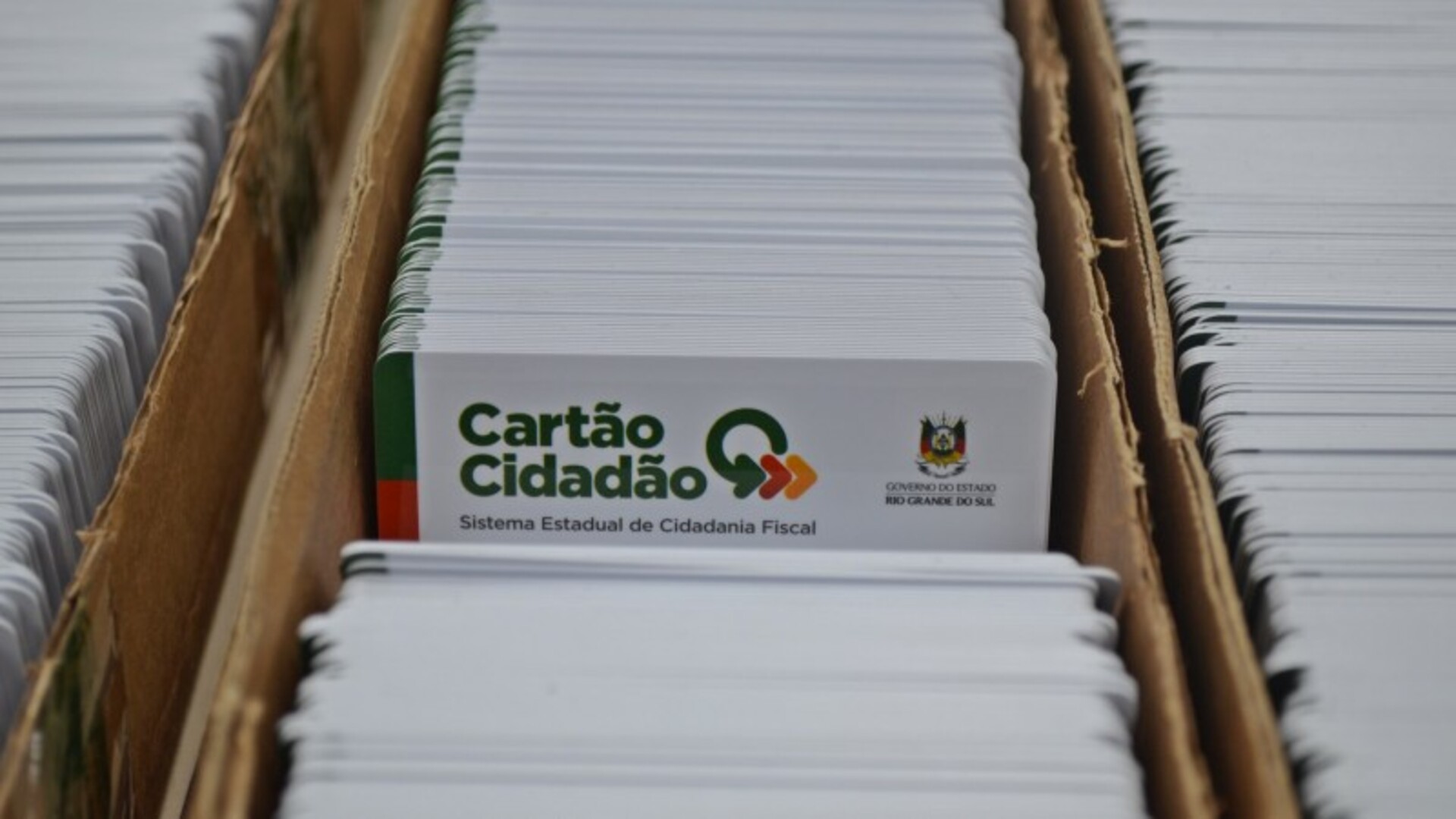 O Cartão Cidadão é utilizado na modalidade débito e é aceito em mais de 140 mil estabelecimentos conveniados.