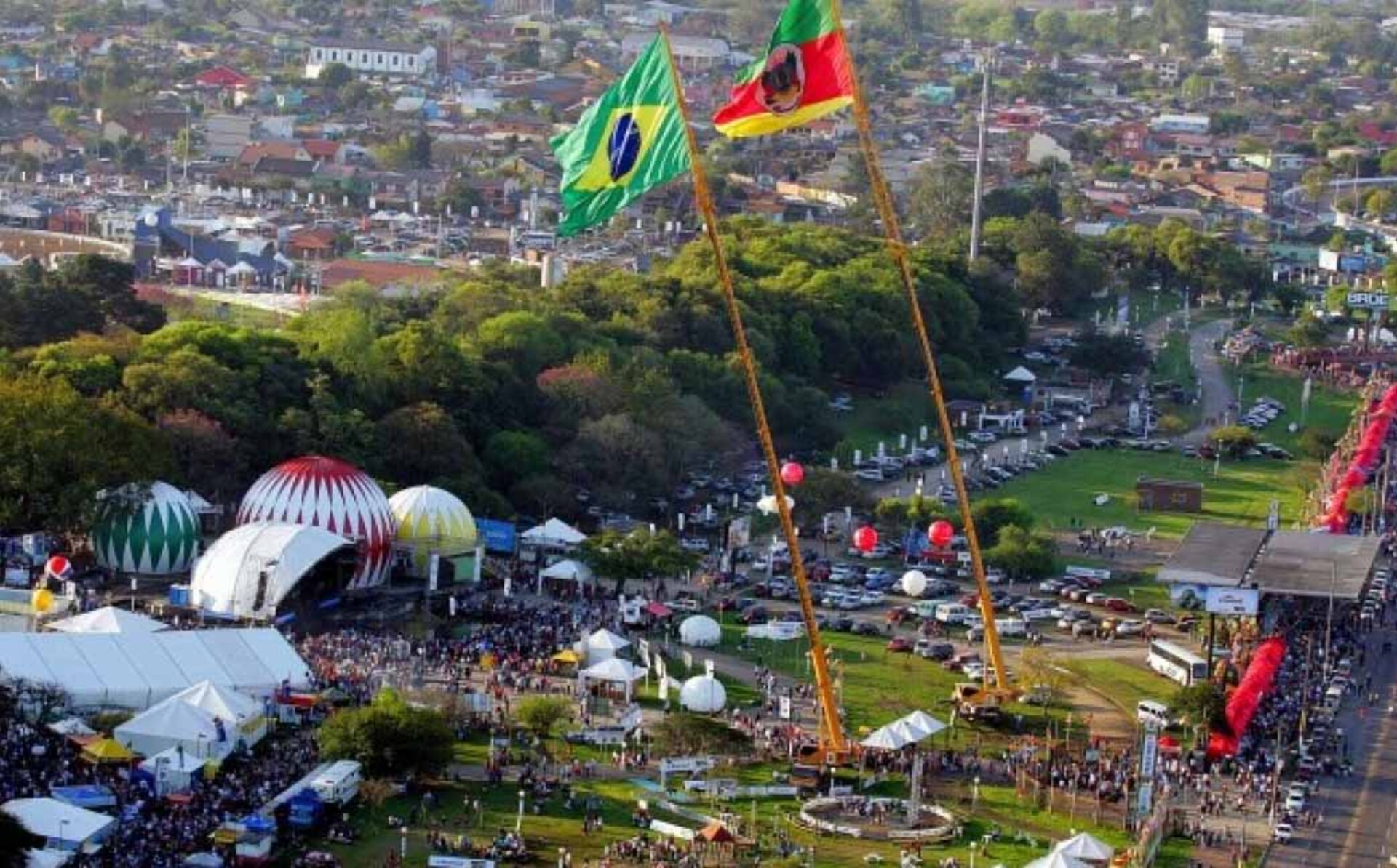 Em todos os dias do evento, a entrada dos segmentos de público se dará em horários e portões específicos.