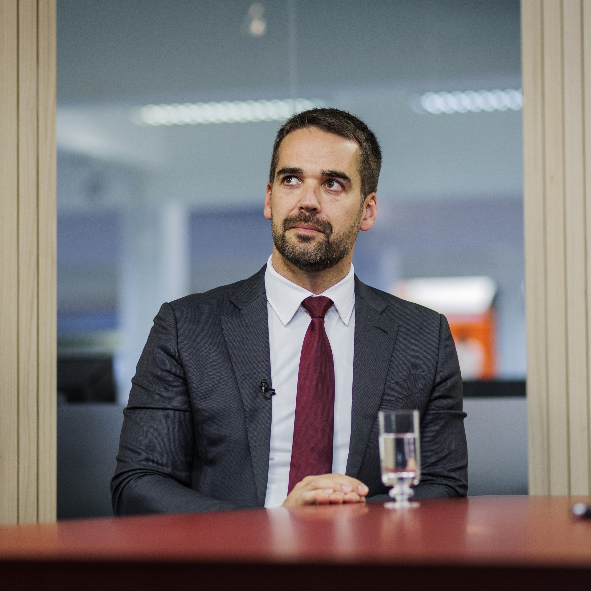 Apontado pelo mineiro como nome forte para a eleição de 2026, Eduardo Leite foi o primeiro a sair em defesa do anúncio de Zema.