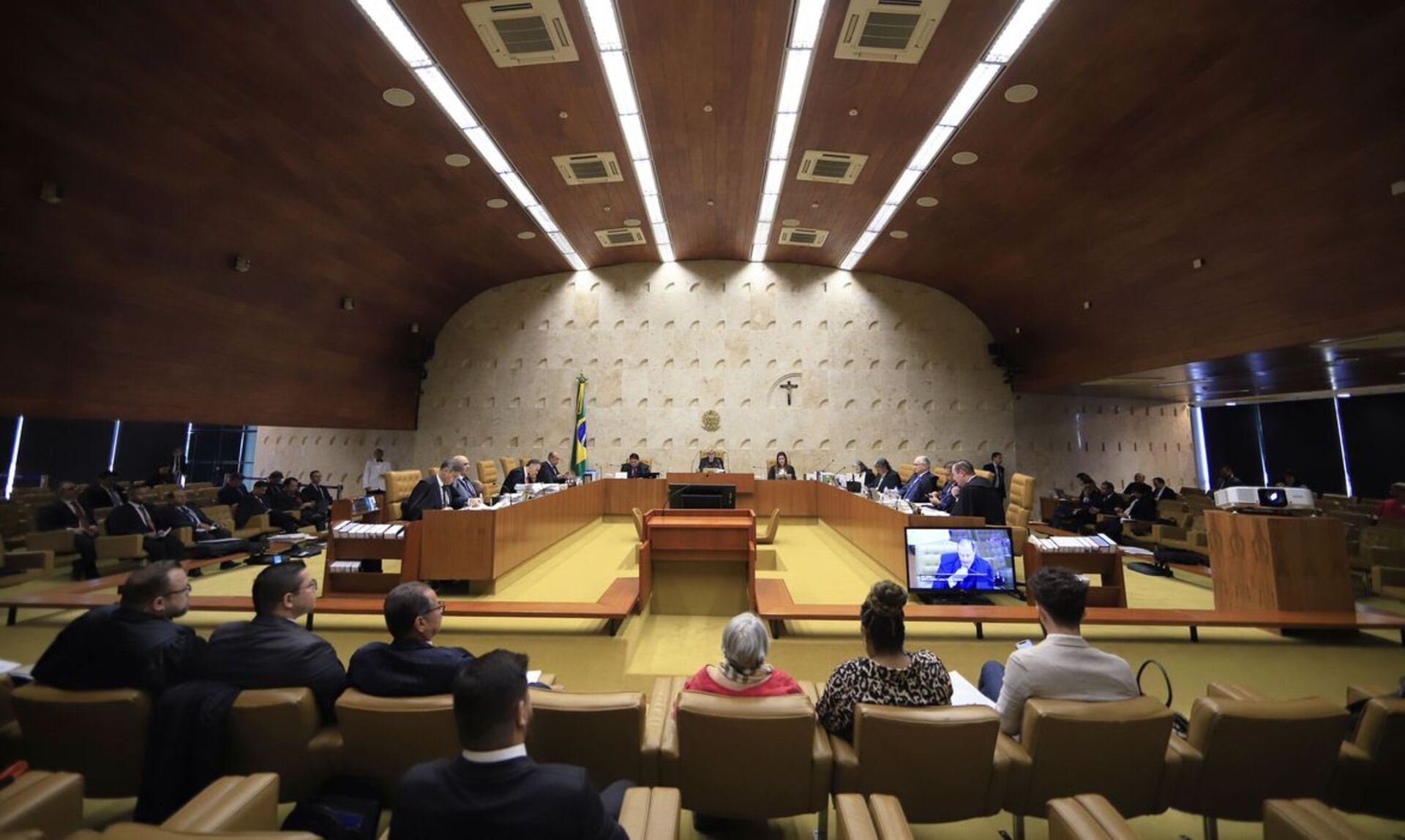 Durante o julgamento, a defesa de Aécio Pereira disse que o julgamento do caso pelo STF é “político”