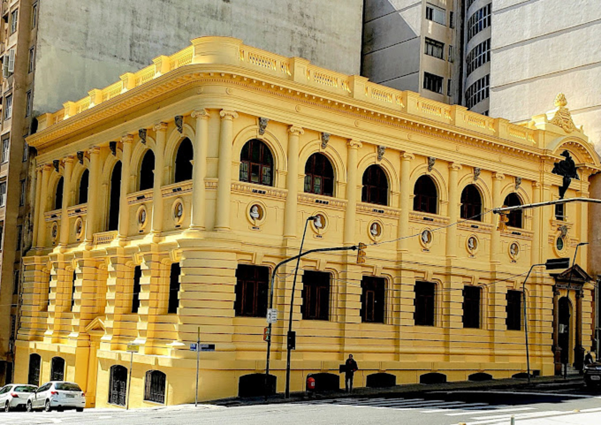 A exposição acontecerá na Biblioteca Pública do Estado em uma nova data ainda a ser confirmada.